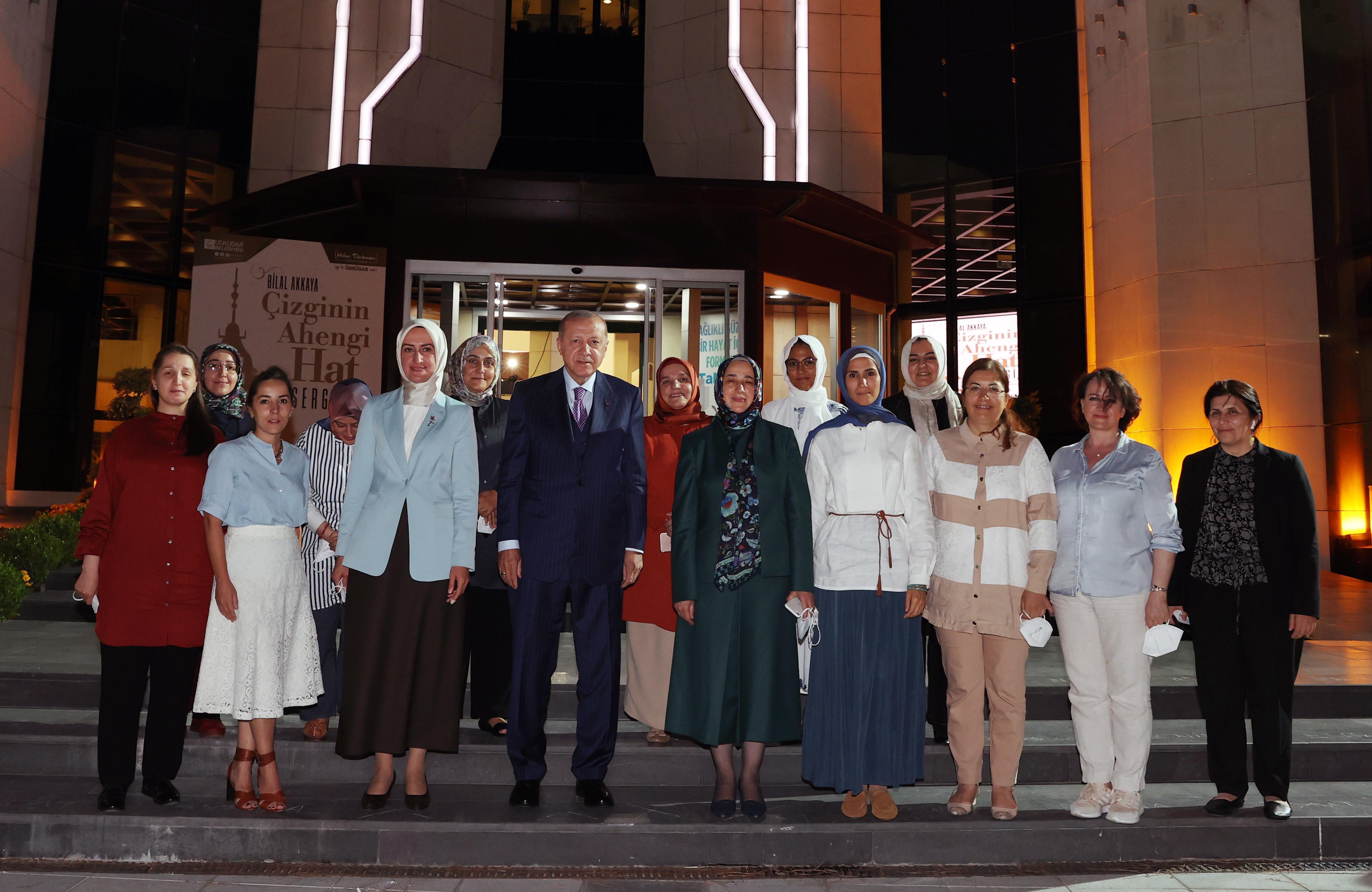 Cumhurbaşkanı Erdoğan KADEM hizmet içi eğitim kampını ziyaret etti