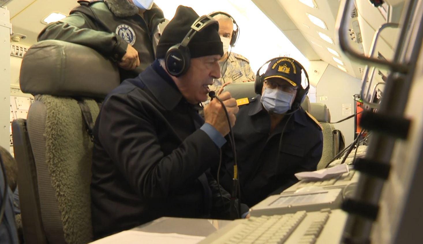 Bakan Akar ve TSK komuta kademesinden yılın son günü yoğun mesai