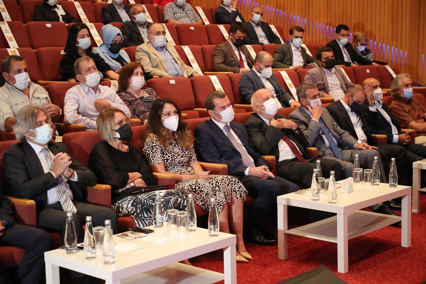 ‘Kültürü Savunan Adam, Haluk Dursun’ belgeselinin galası yapıldı