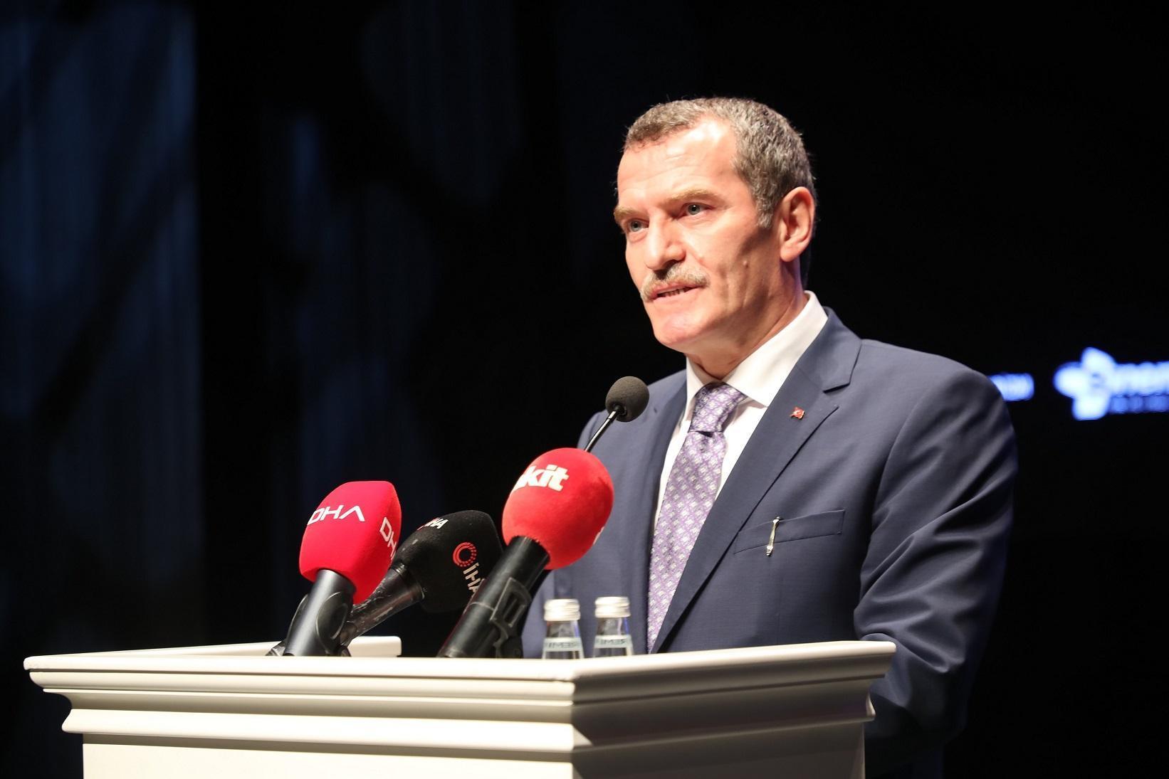 ‘Kültürü Savunan Adam, Haluk Dursun’ belgeselinin galası yapıldı