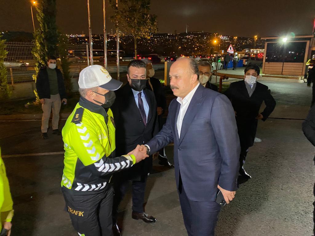 Bakan Yardımcısı Muhterem İnce ile Vali Yerlikayadan trafikçilere ziyaret