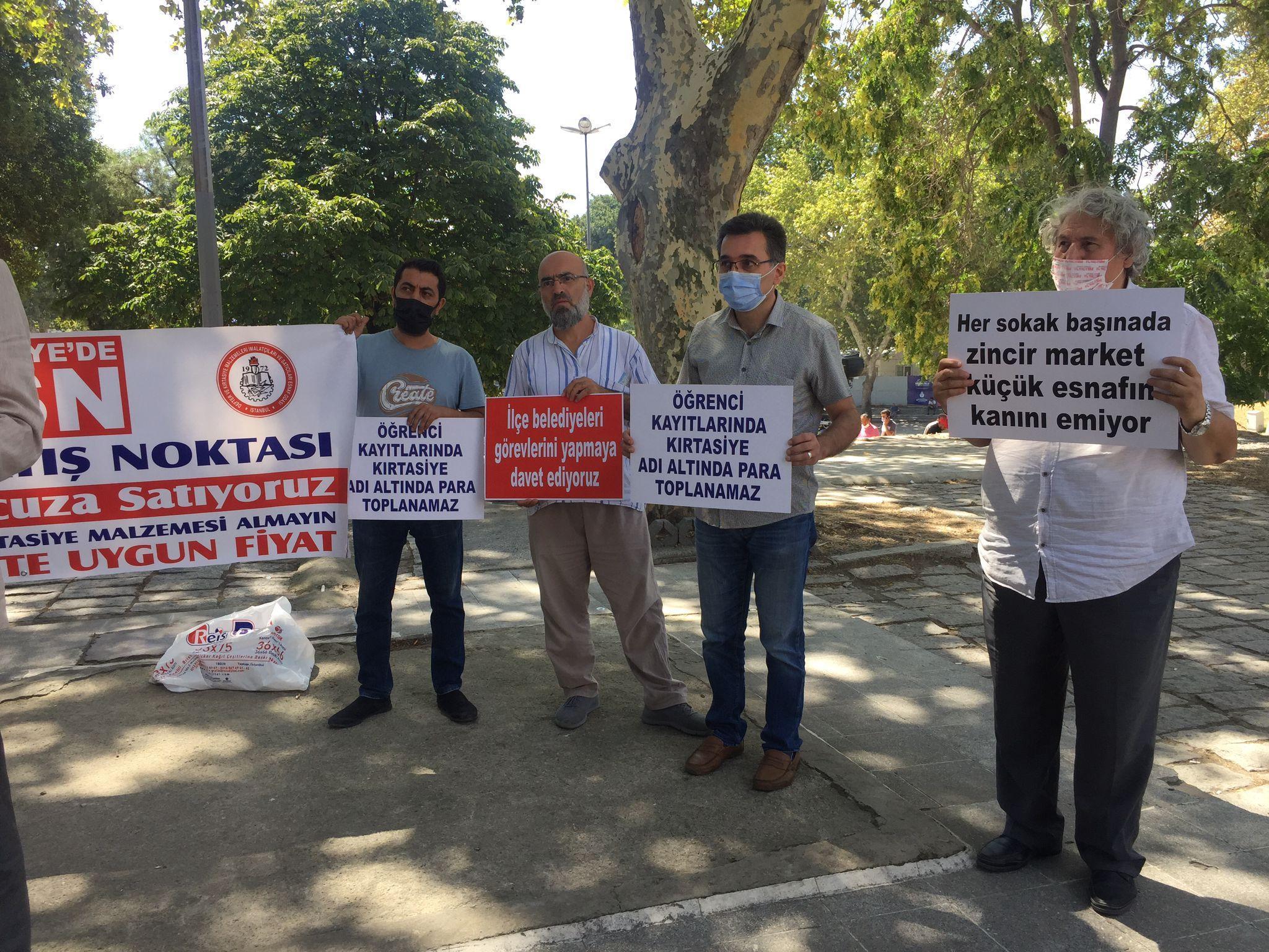 Beyazıt Meydanında kırtasiyecilerden açıklama