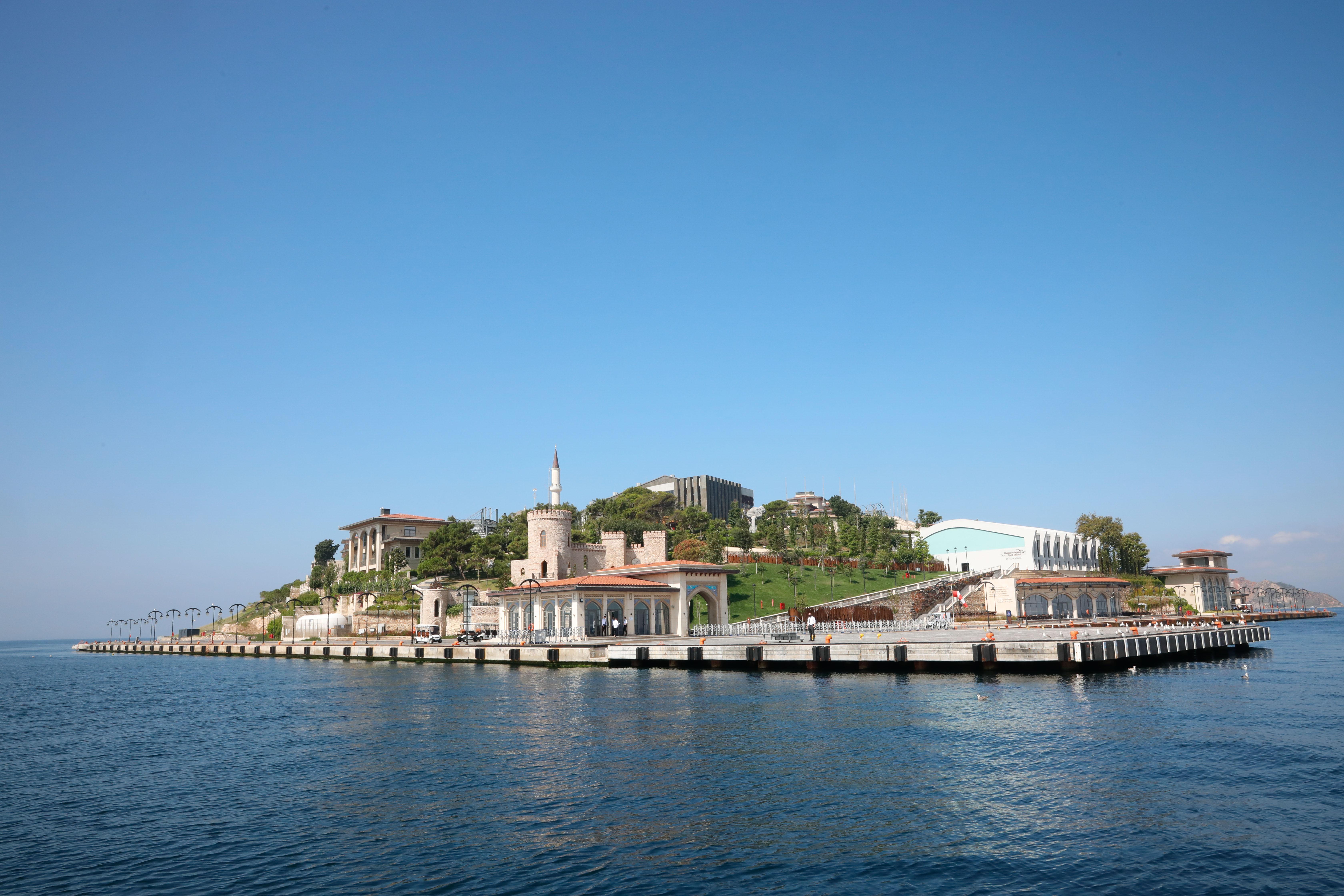 Yassıada darbeyi yaşayan ziyaretçilerin akınına uğradı