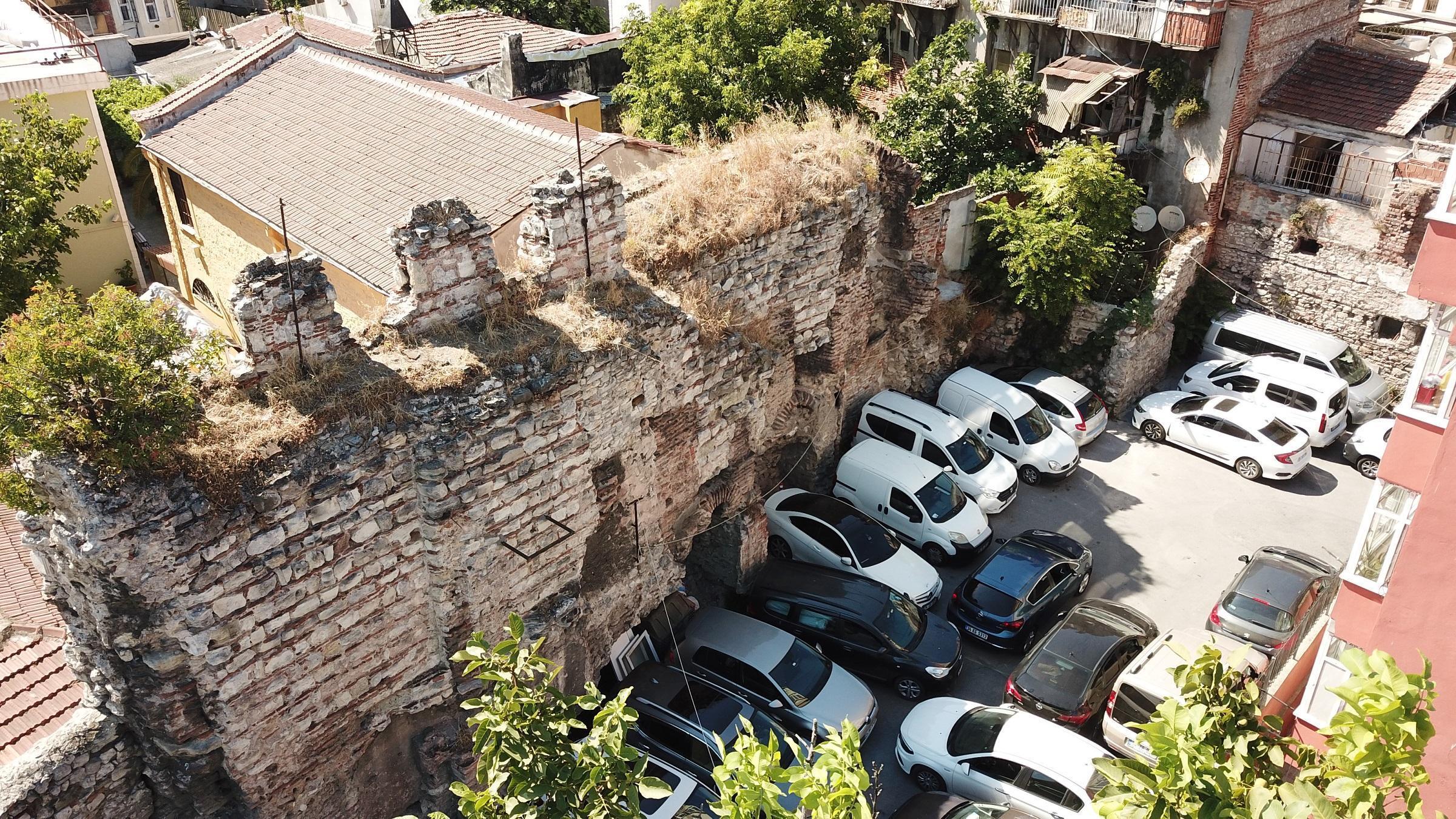 Tarihi Kontaskalion Limanı otopark olarak kullanılıyor