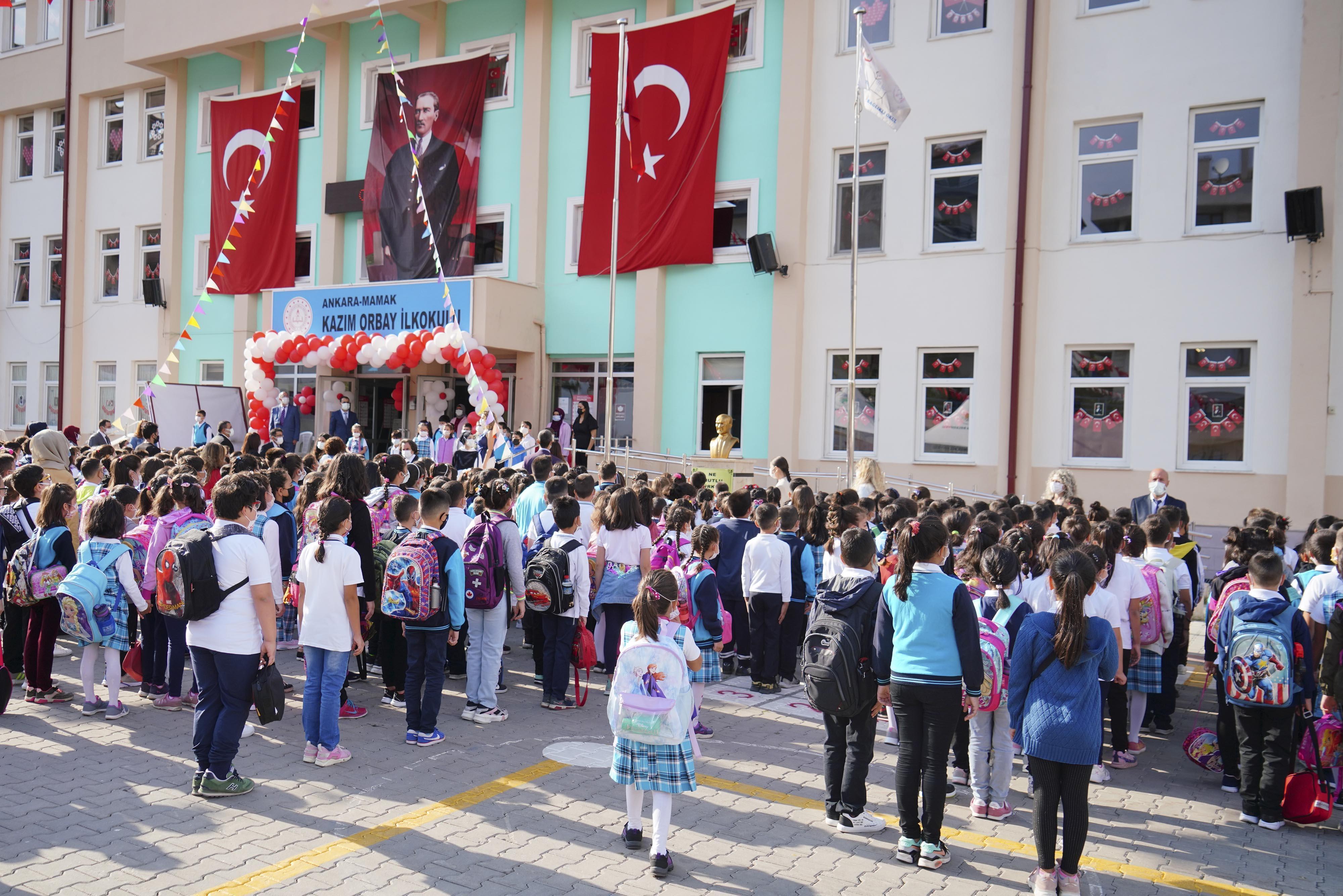 Öğrencilerin yüz yüze eğitim heyecanı