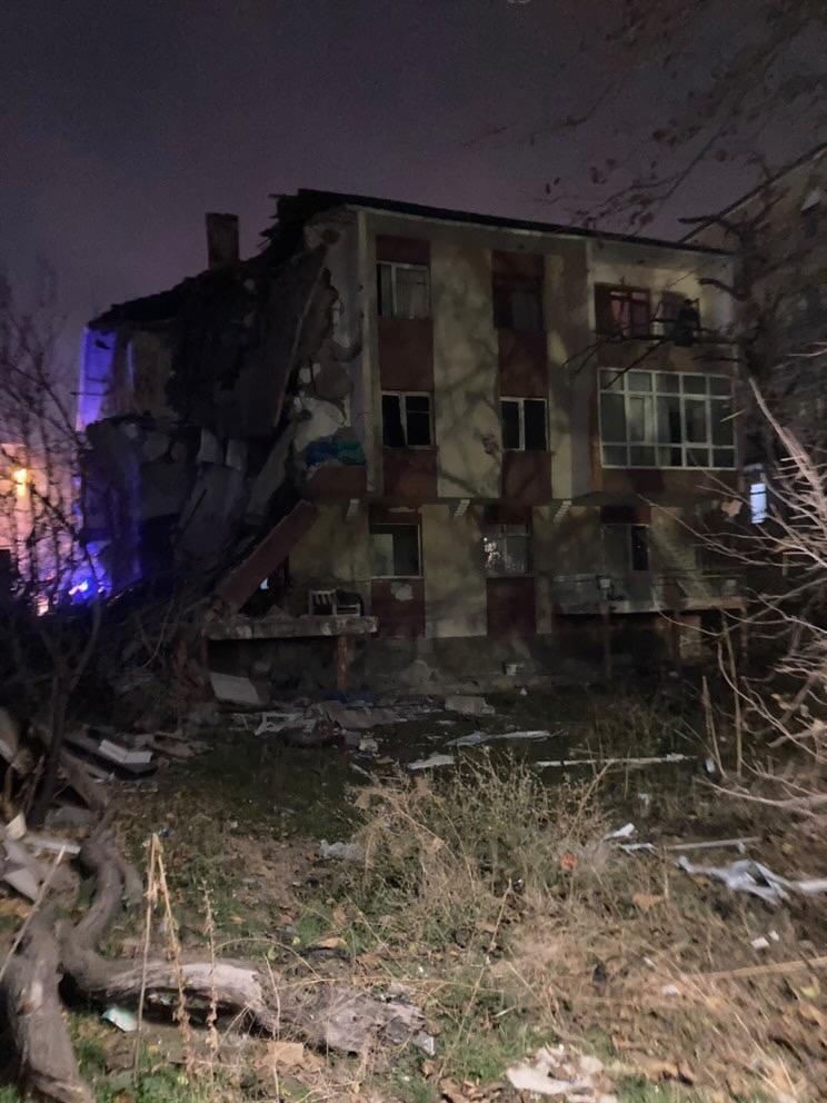 Ankarada 3 katlı binada patlama sonrası göçük meydana geldi: 2 ölü, 4 yaralı