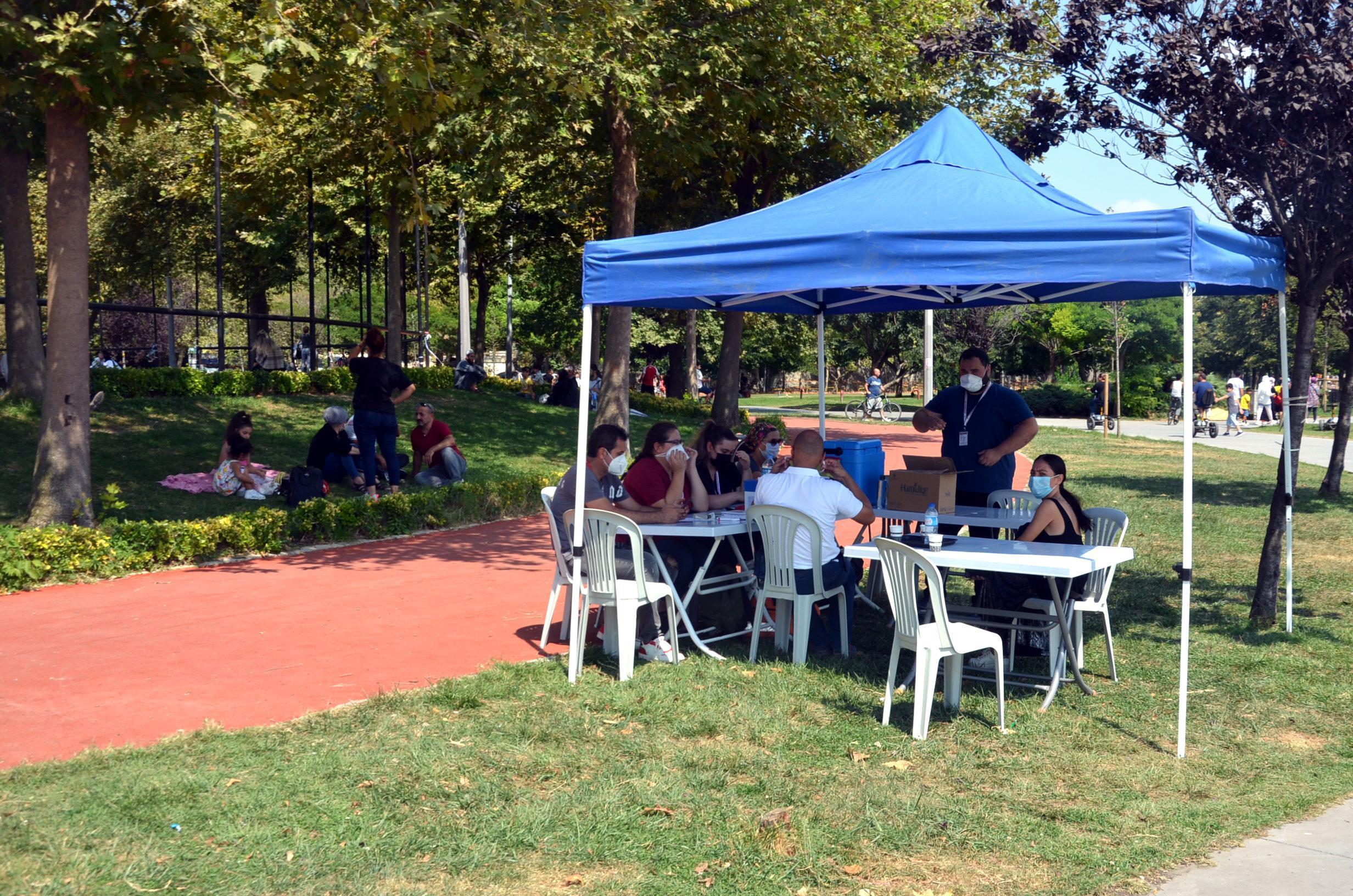 Avcılarda sahile gelenlere aşı