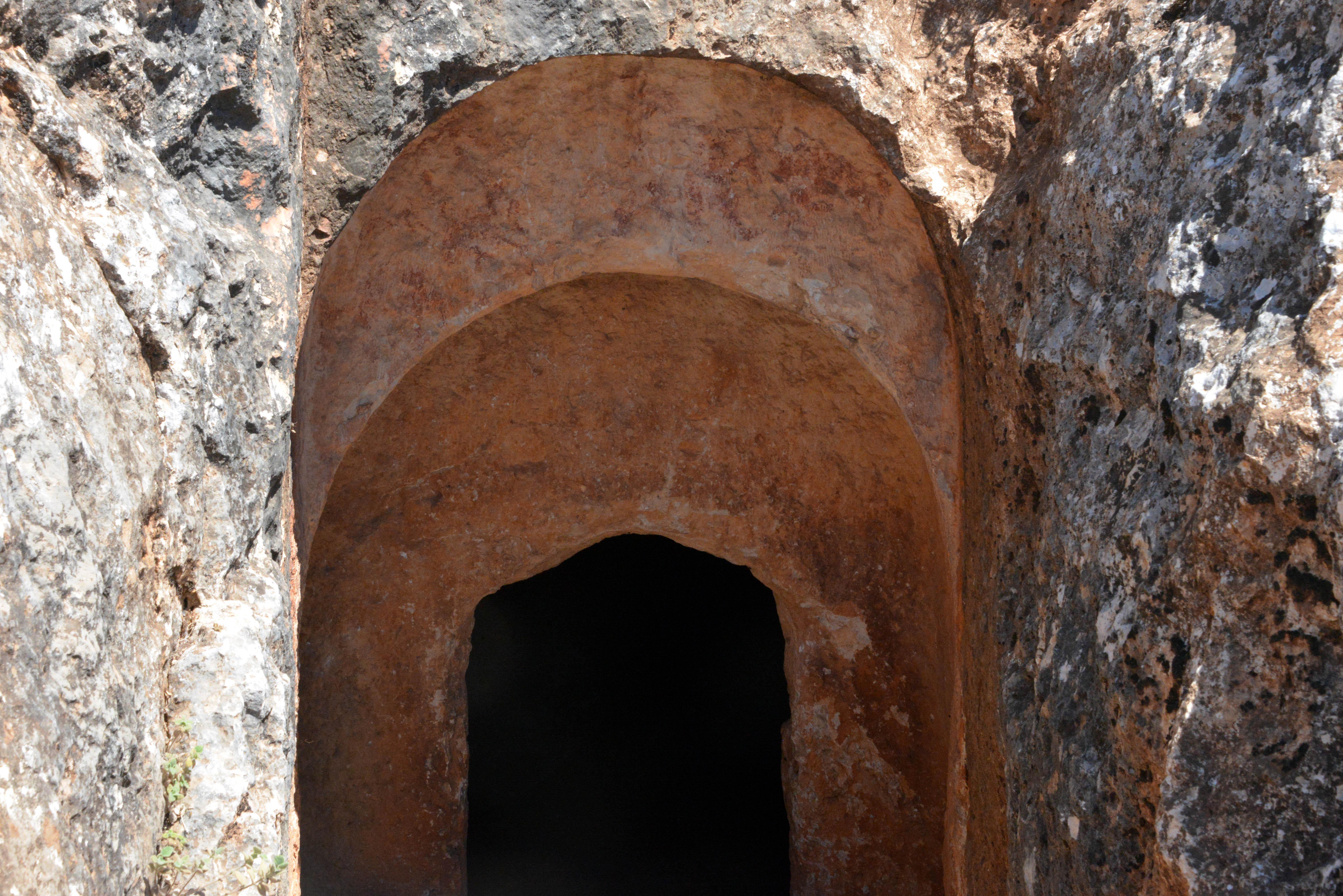 1800 yıllık aristokrat mezarları gün yüzüne çıkarılıyor