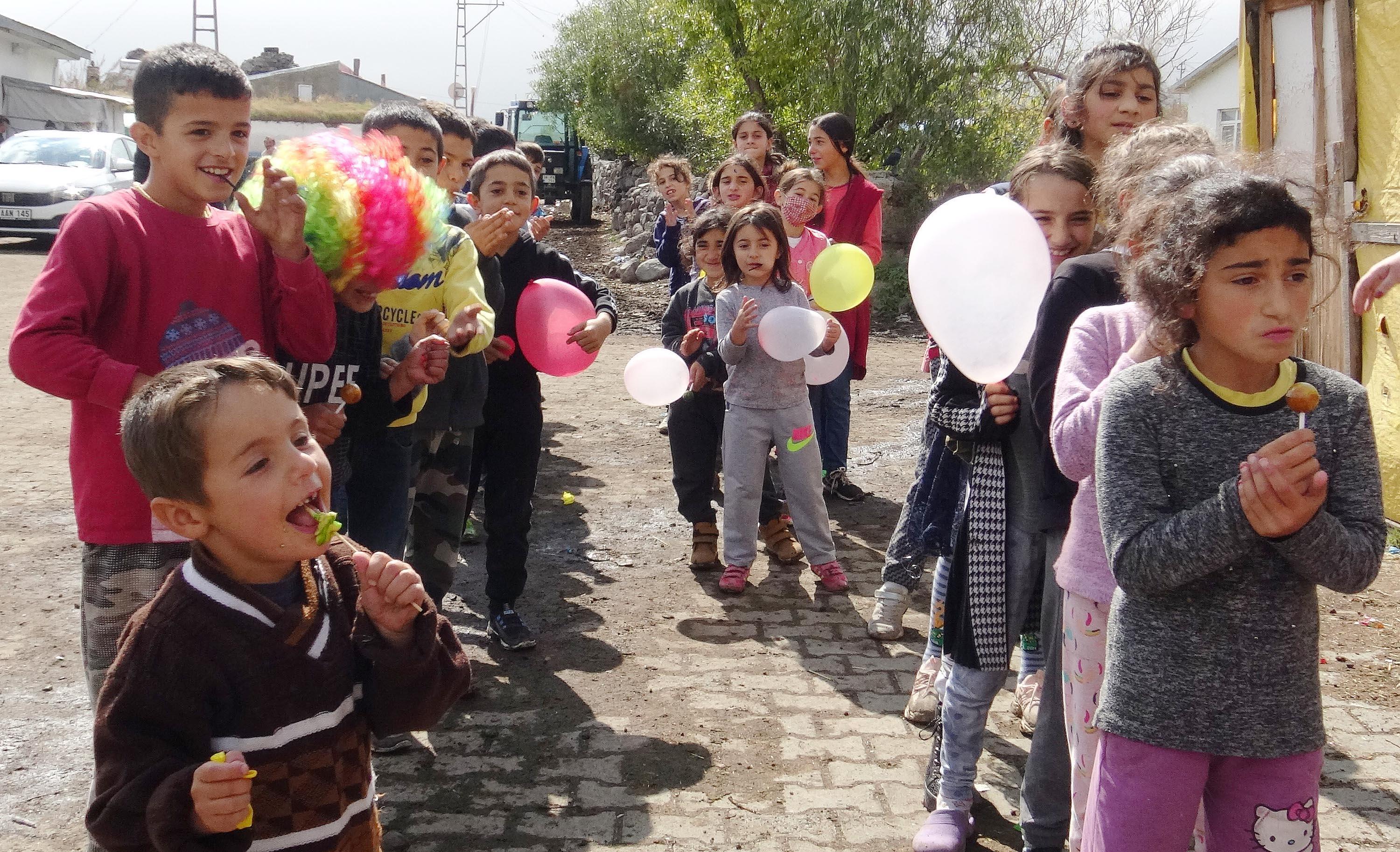 Karslı çocukların Noel Babaları