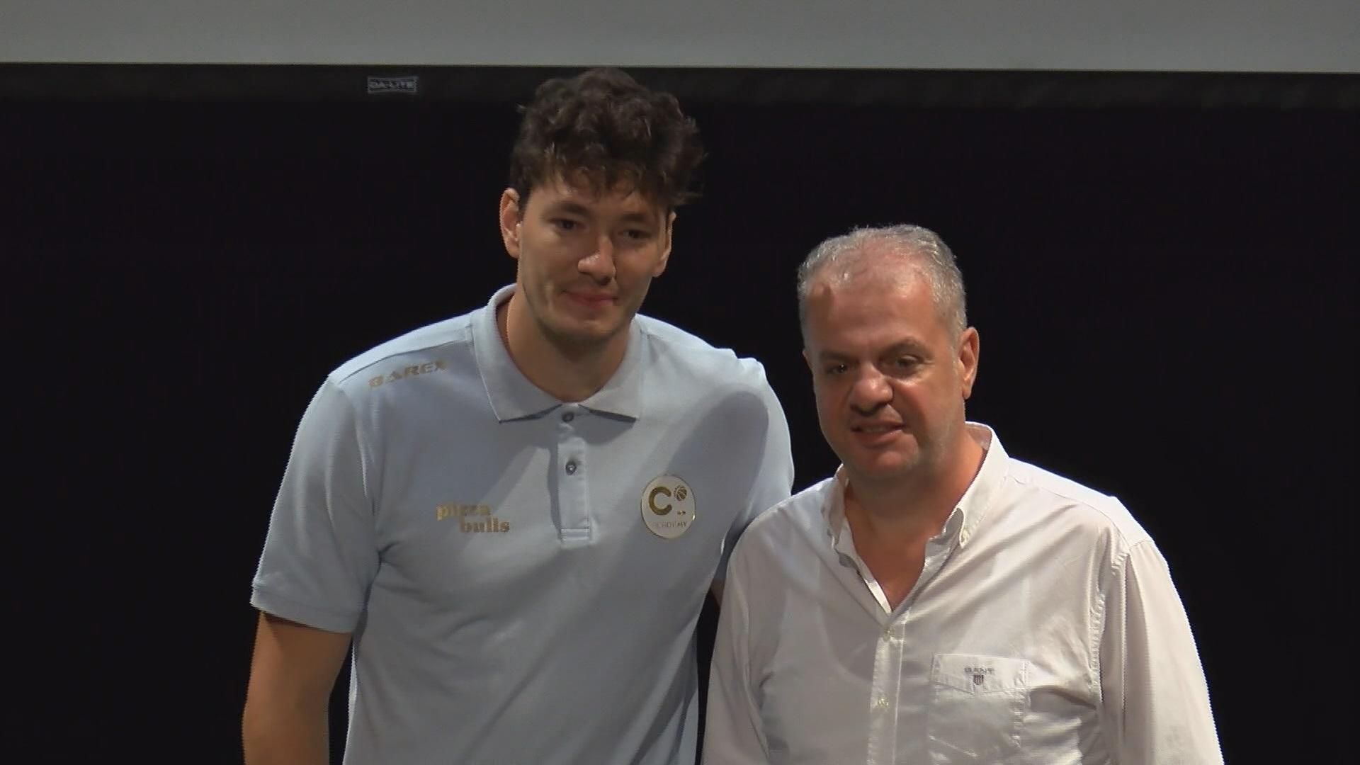 Pizza Bulls Cedi Osman Basketbol Takımının tanıtımı yapıldı