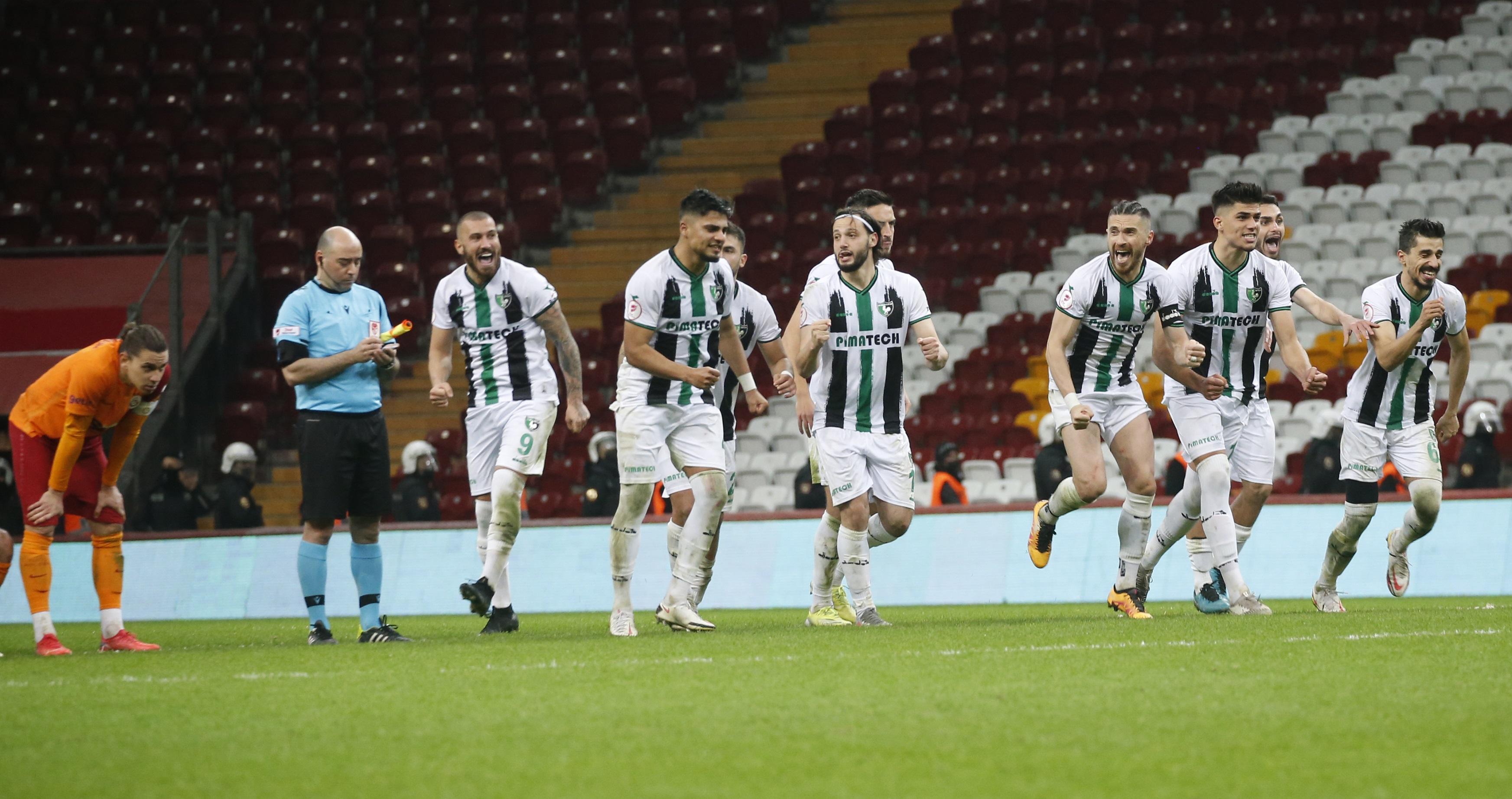 Denizlispor kalecisi Abdülkadiri futbolu bırakmaktan antrenörü döndürdü