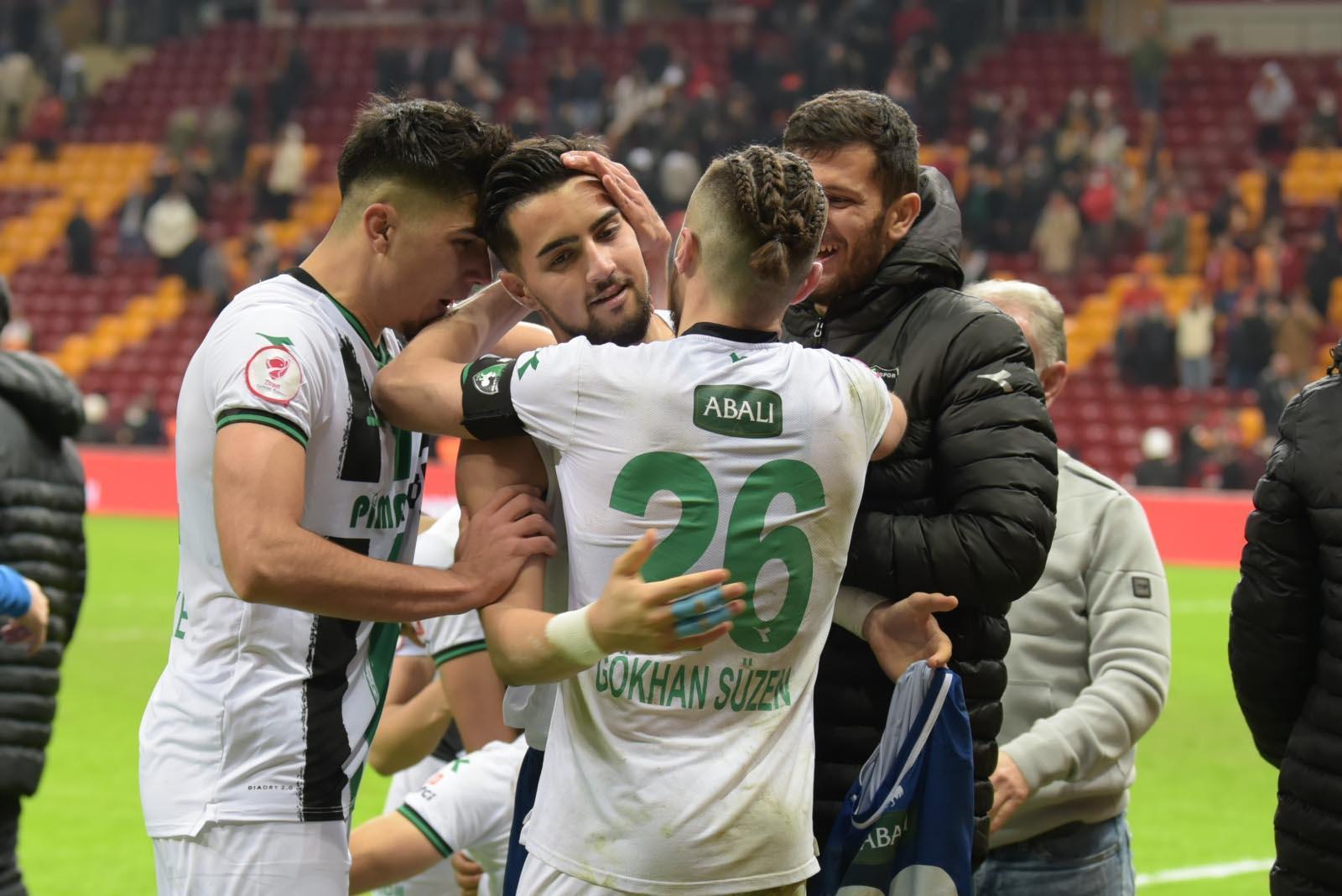 Denizlispor kalecisi Abdülkadiri futbolu bırakmaktan antrenörü döndürdü