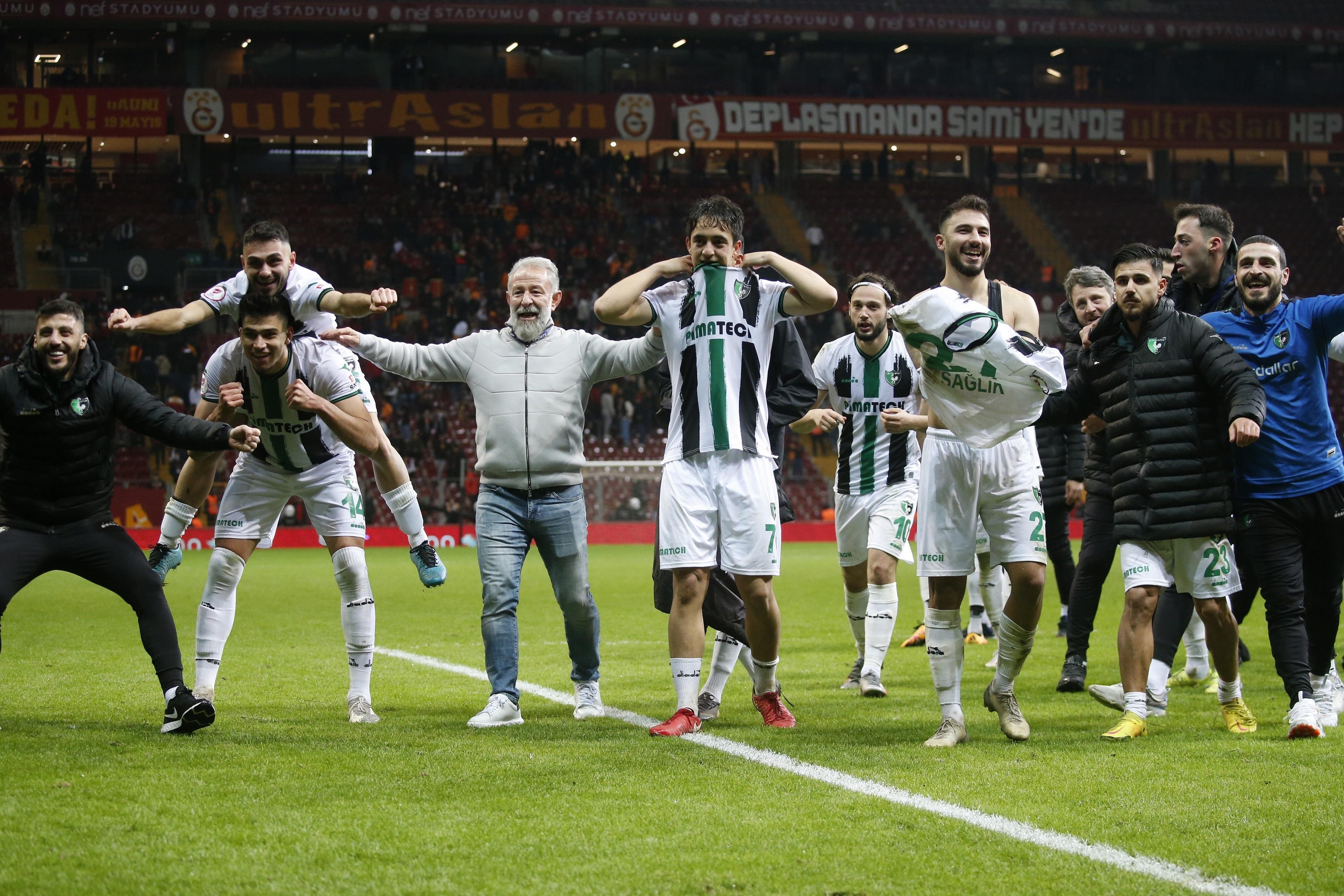 Denizlispor kalecisi Abdülkadiri futbolu bırakmaktan antrenörü döndürdü
