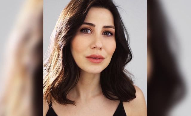 Türk oyuncu Esin Varan ABDnin reyting rekorları kıran dizisinde