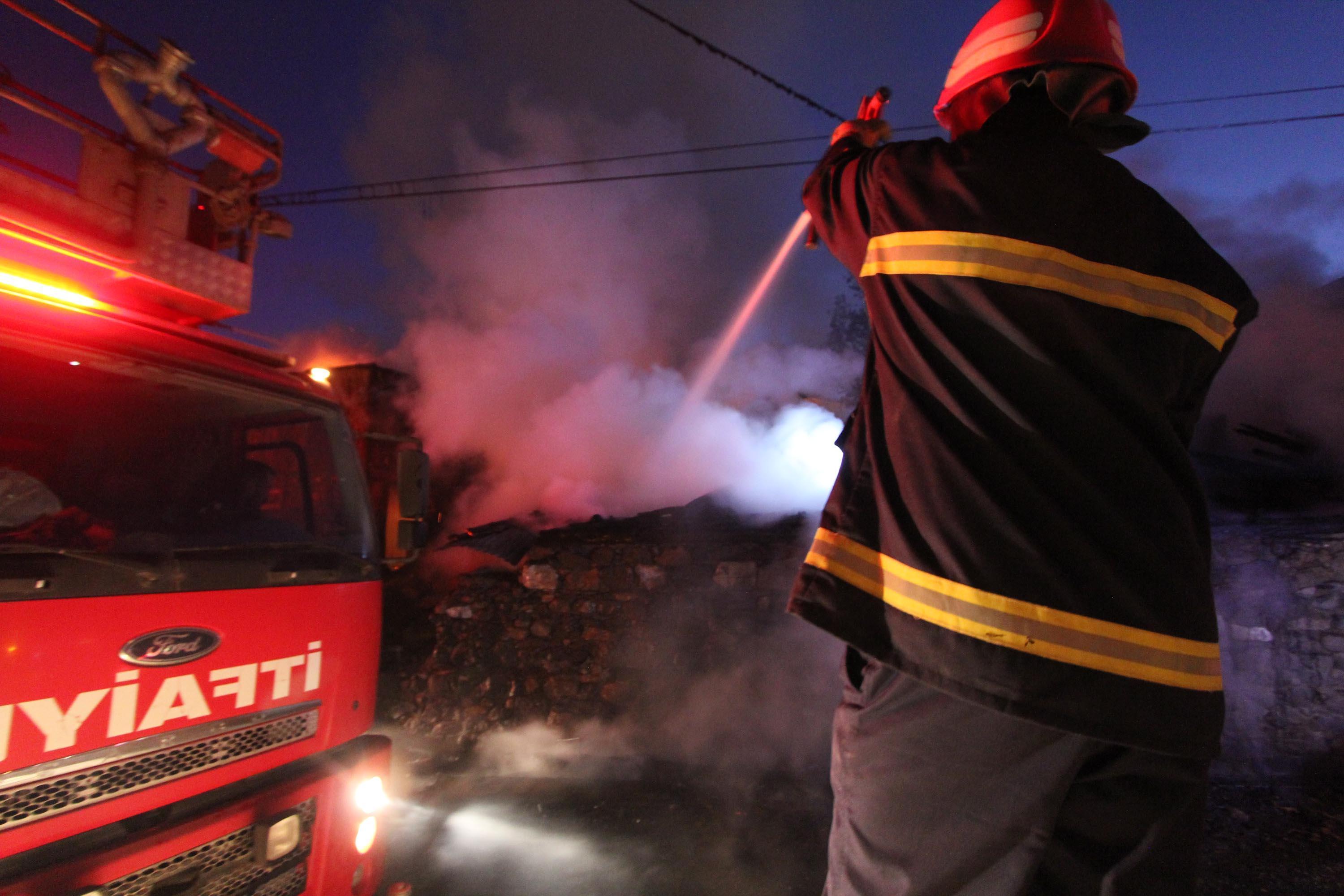 Kütahyada ahır yangını; 3 hayvan öldü