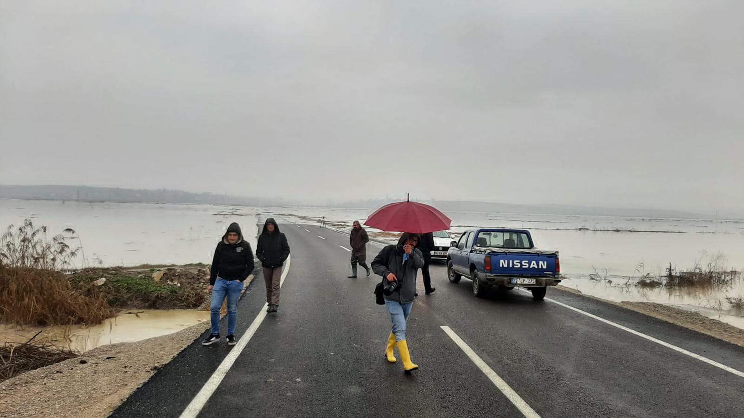 Turuncu alarm verilen Ergene Nehri, Uzunköprüde taştı