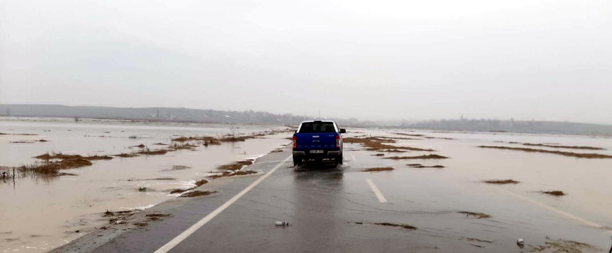 Turuncu alarm verilen Ergene Nehri, Uzunköprüde taştı