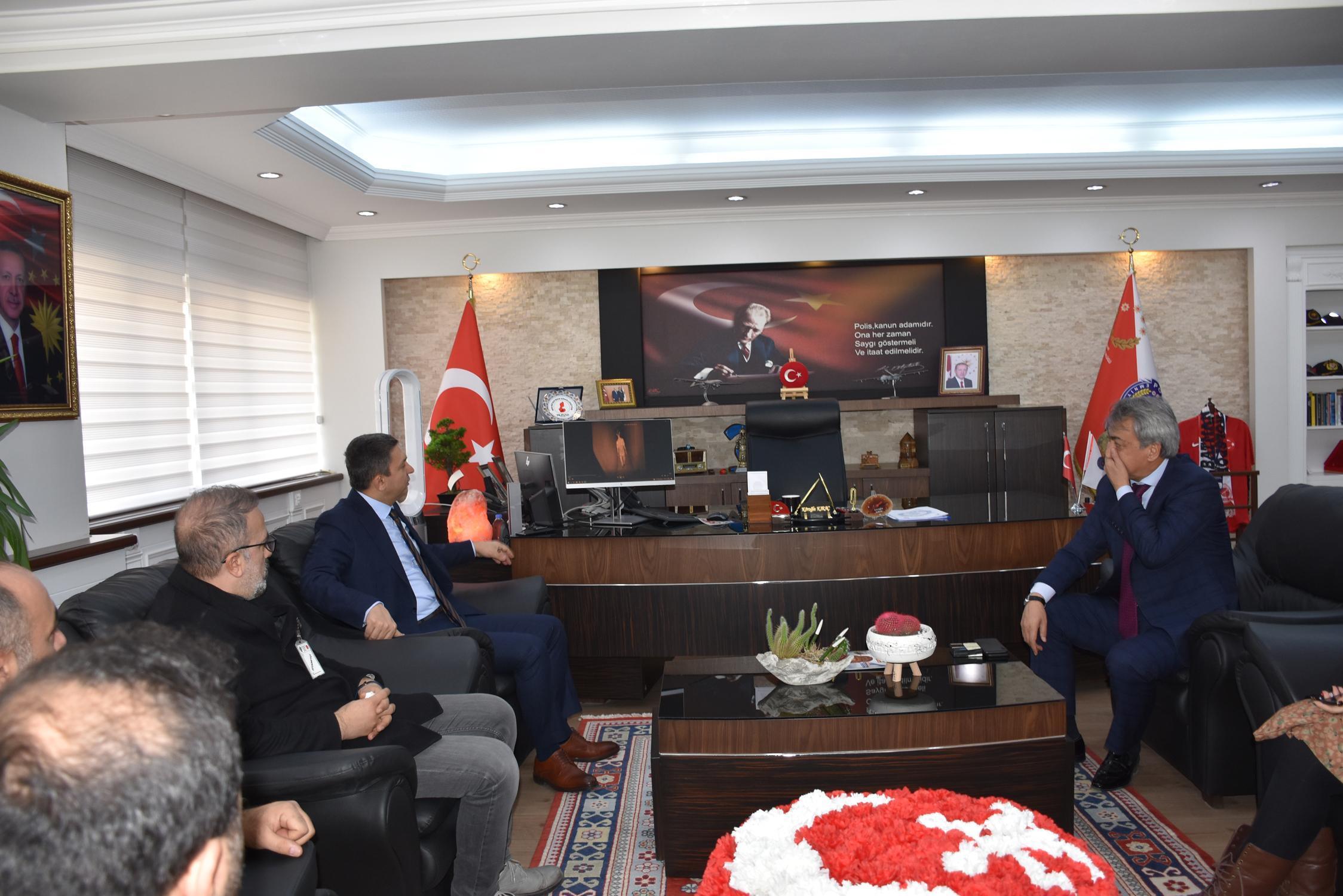 Batmanda pitbull köpekleri silah gibi kullanan terör bağlantılı suç örgütü çökertildi