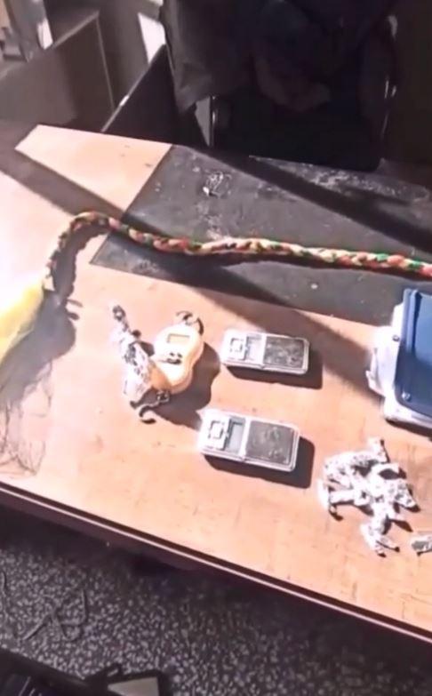 Batmanda pitbull köpekleri silah gibi kullanan terör bağlantılı suç örgütü çökertildi