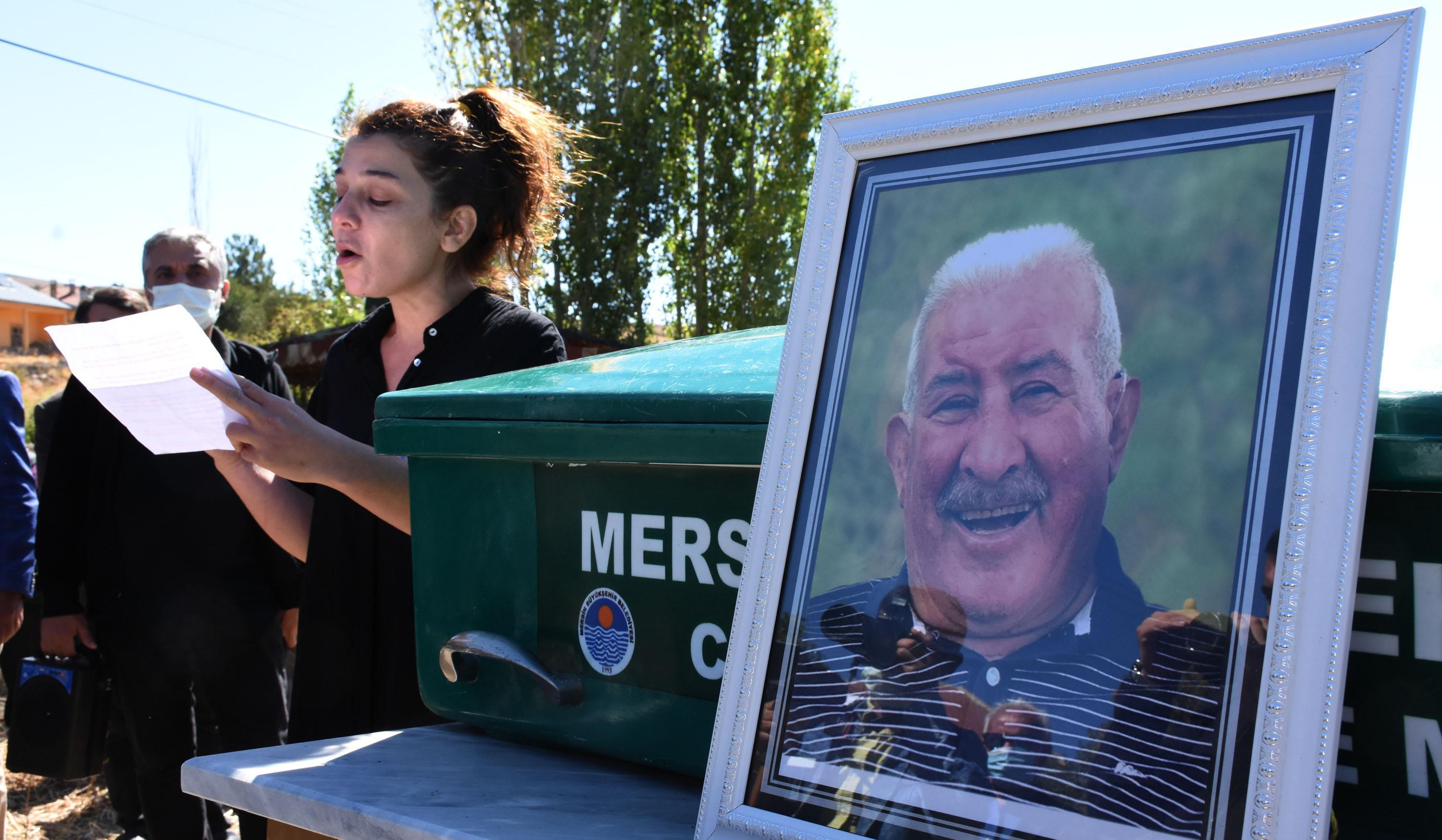 Aşık Veyselin oğlu Bahri Şatıroğlu, toprağa verildi