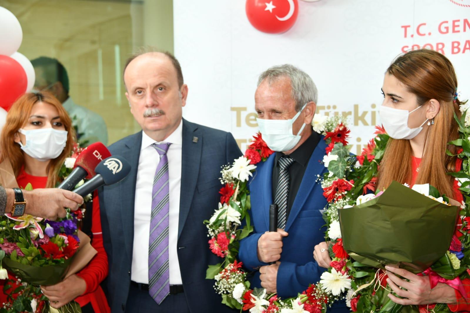 Olimpiyat şampiyonu Golbol Kadın Milli Takımı için Ankarada karşılama töreni düzenlendi