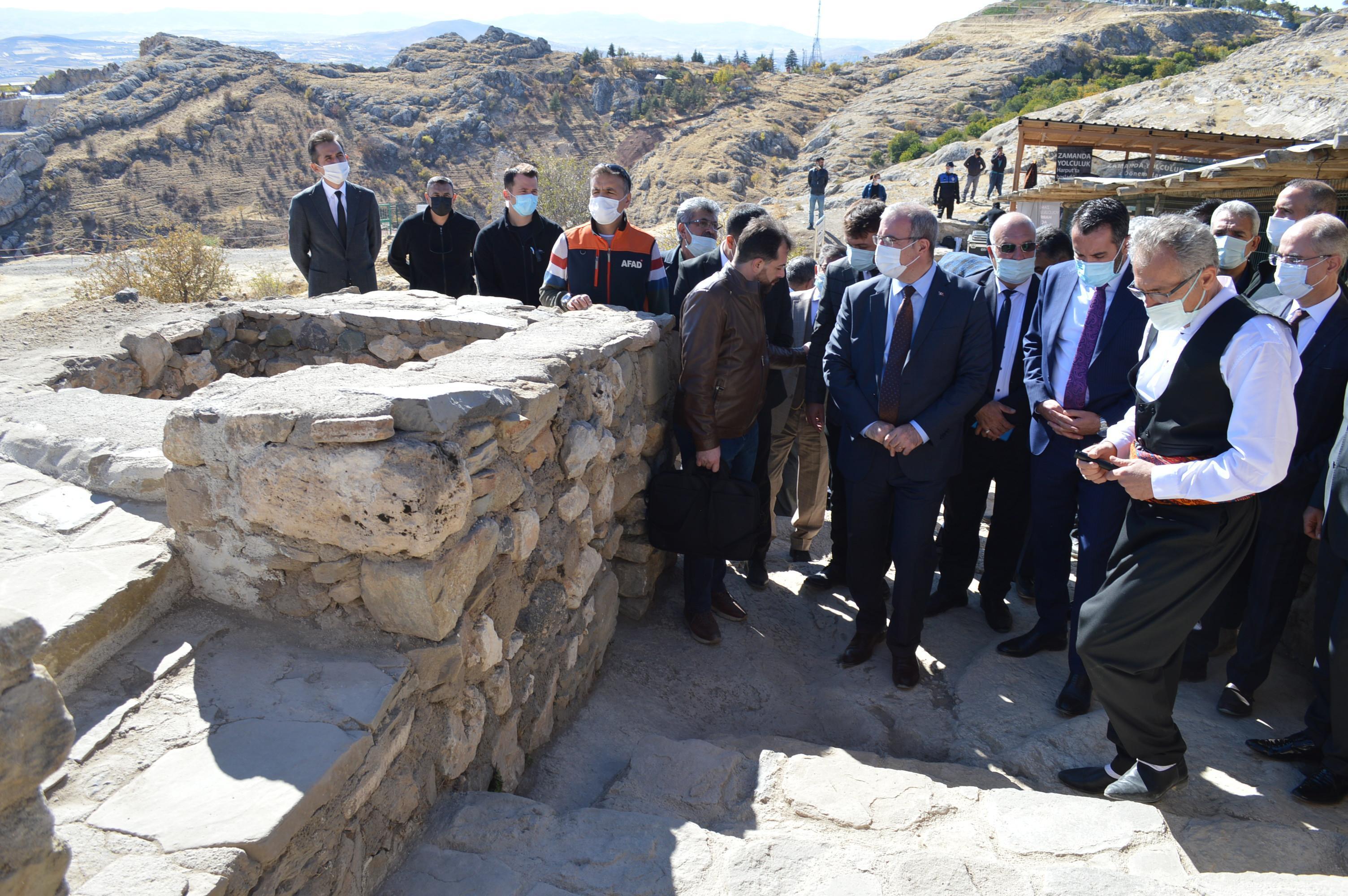 Tarihi Harput Kalesinde 3 alan ziyaretçilere açıldı