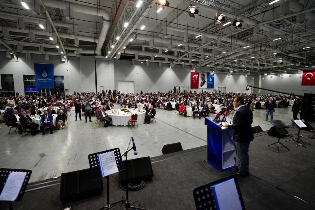 İBB Başkanı İmamoğlu muhtarlarla bir araya geldi