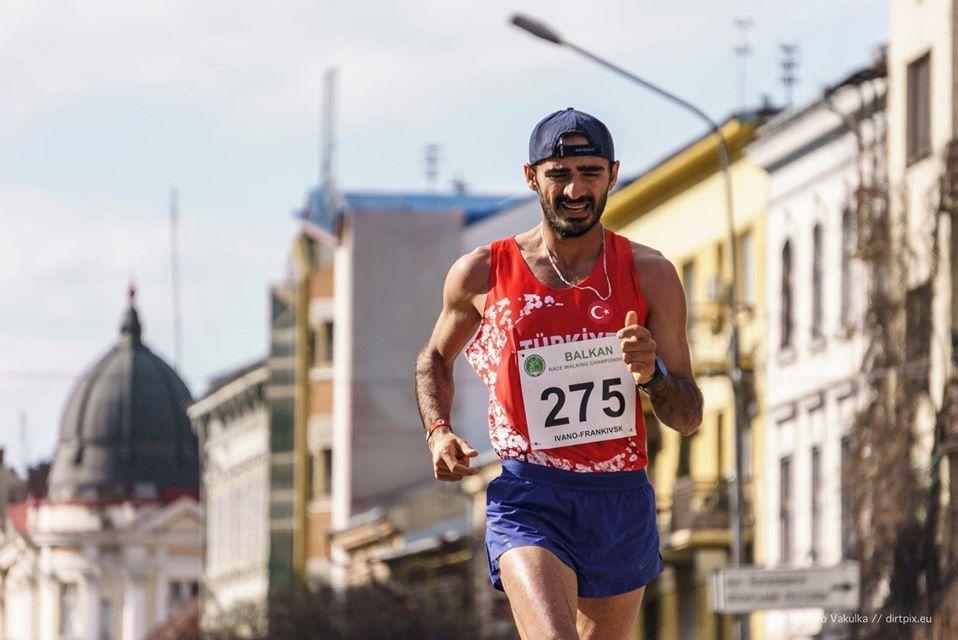 Çobanlıktan milli atletliğe; çalışmalarını yaylada sürdürüyor