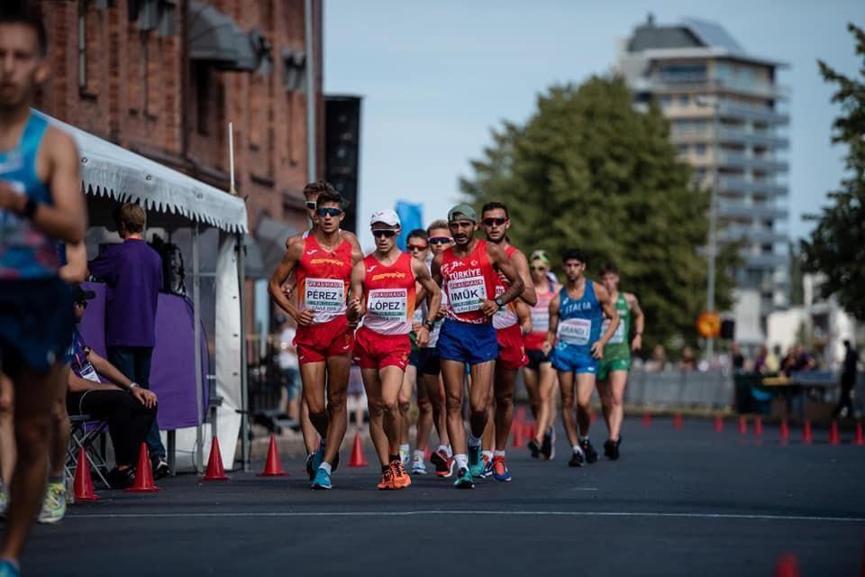 Çobanlıktan milli atletliğe; çalışmalarını yaylada sürdürüyor