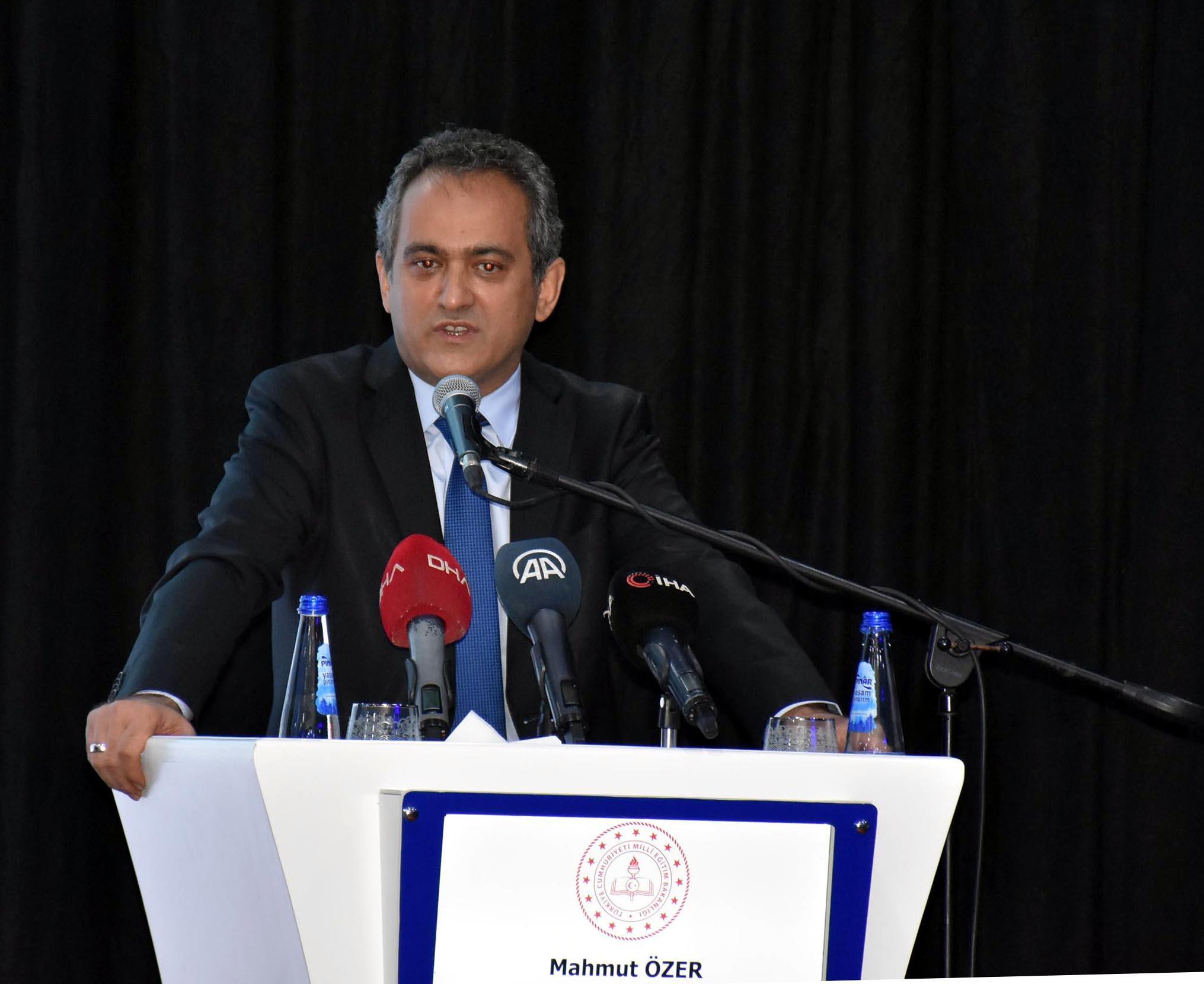 Bakan Gül ve Özer, ceza infaz kurumlarında 18 eğitim merkezinin açılışını yaptı