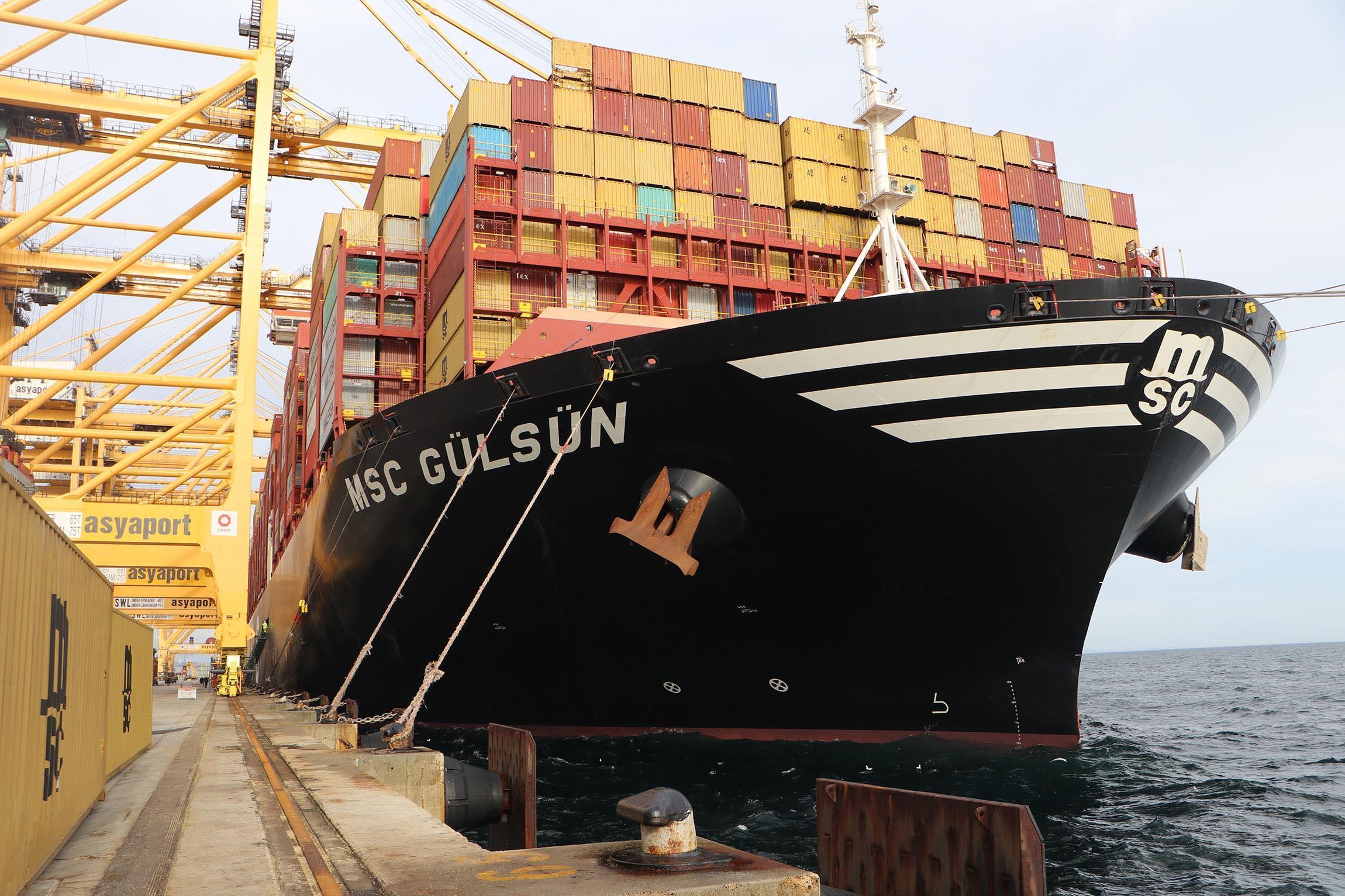 Dünyanın en büyük konteyner gemilerinden MSC Gülsün Tekirdağda