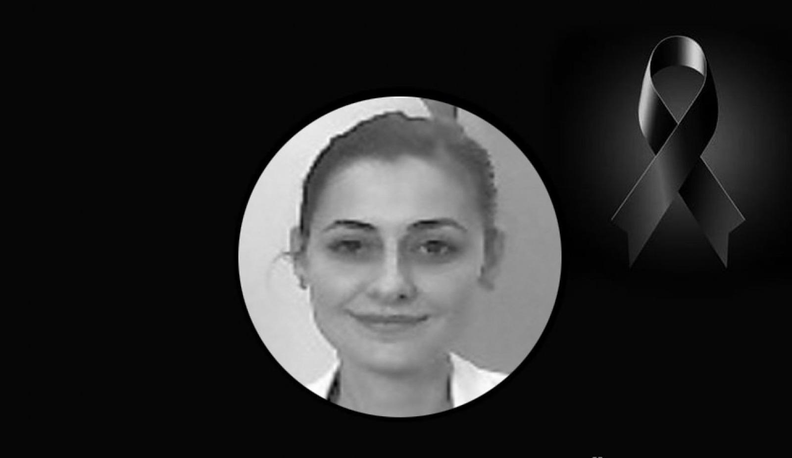 Kardeşinin bıçakladığı Ayşe öğretmen, son yolculuğa uğurlandı