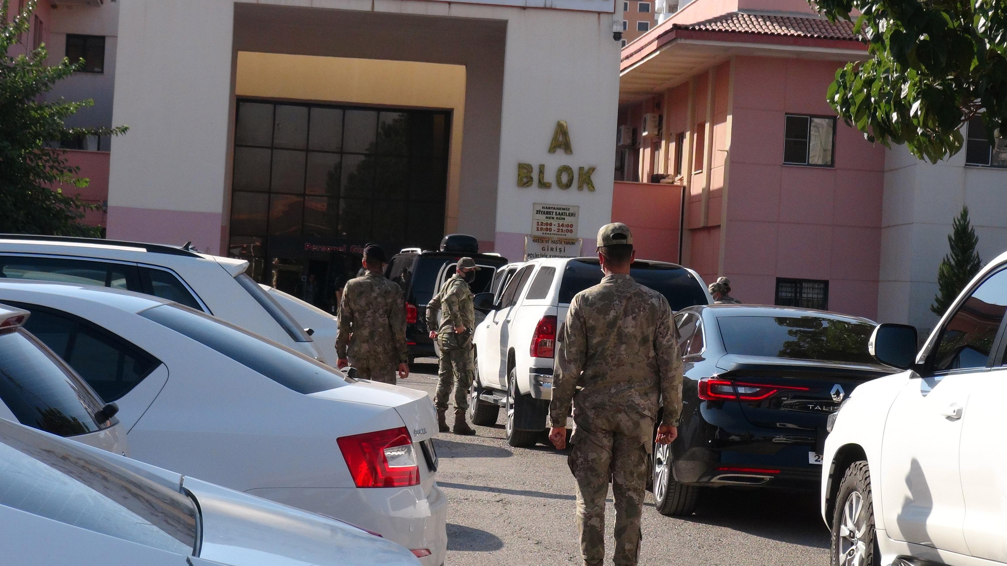 Teröristlerden üs bölgesine roketli saldırı: 1 şehit, 4 yaralı