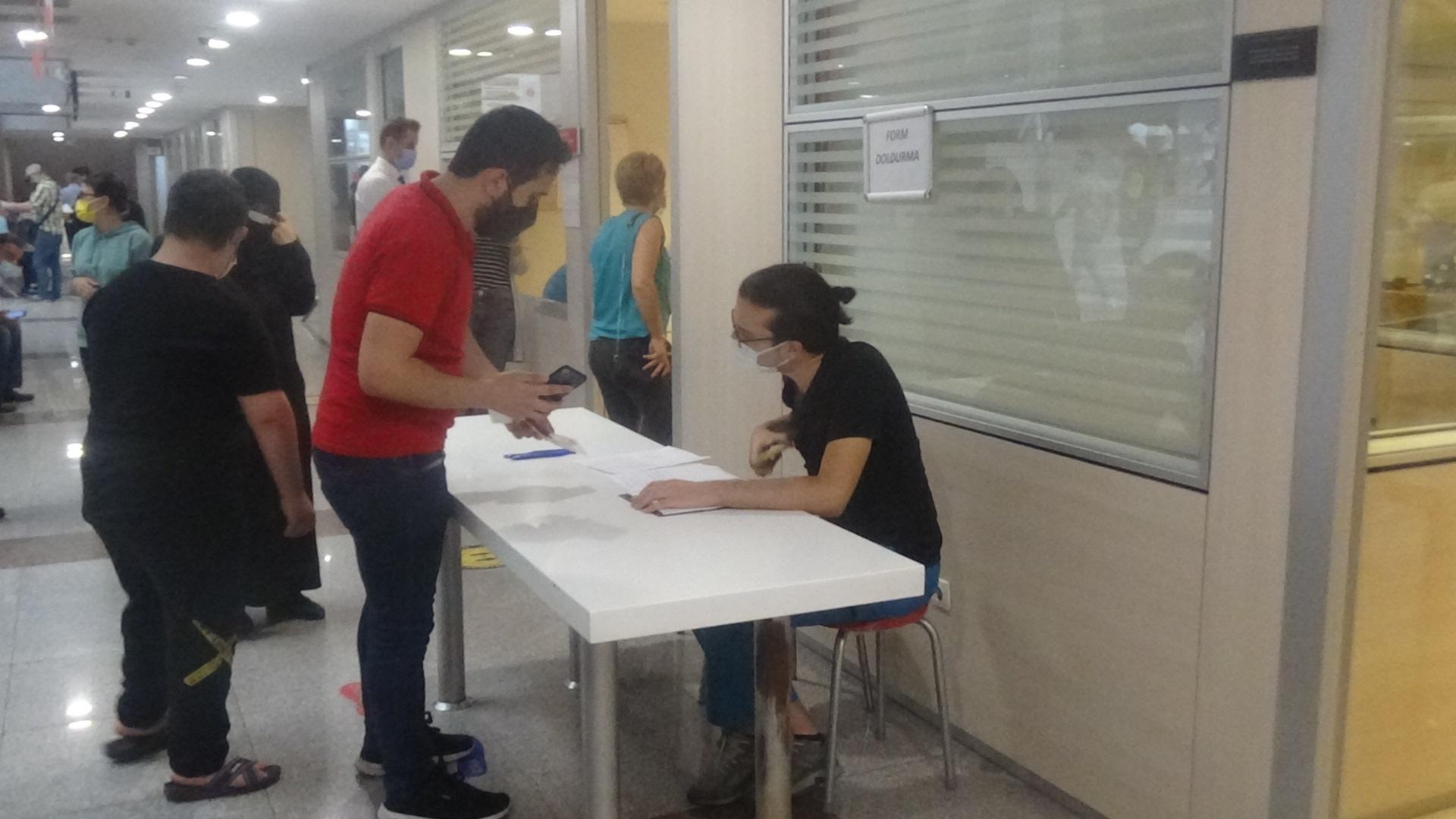 İstanbul Adalet Sarayında randevusuz aşılama noktası kuruldu