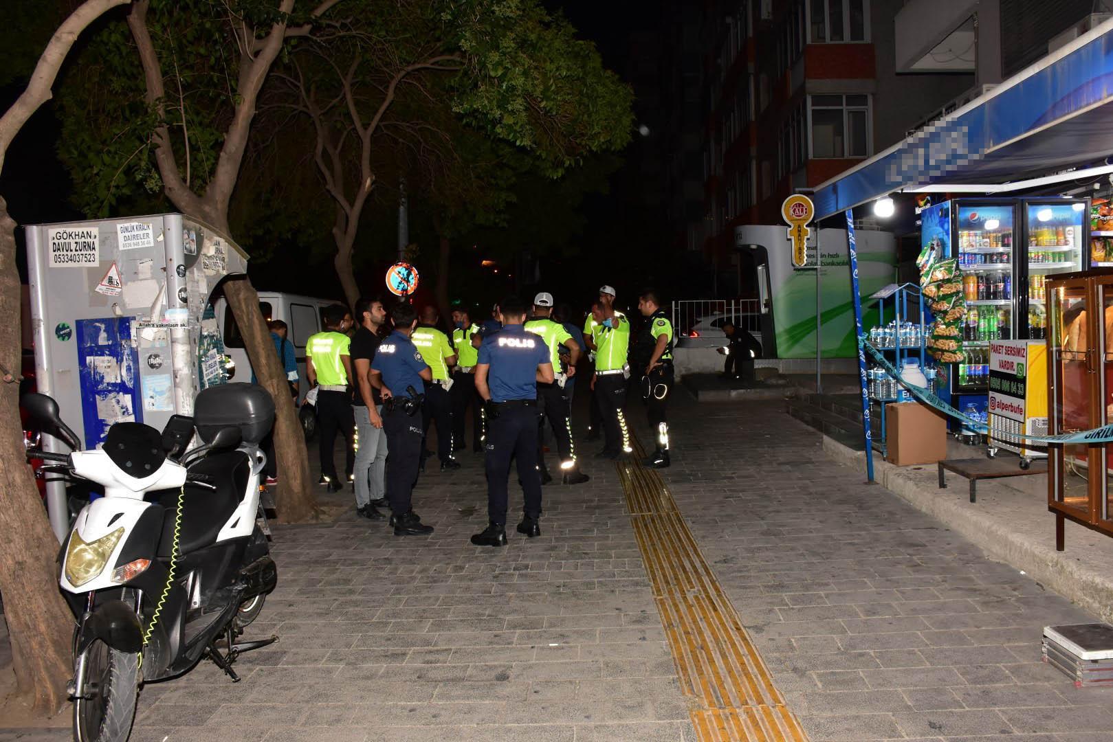 Ehliyet soran trafik polislerine bıçak çektiği iddia edilen şüpheli tabanca ile vurularak etkisiz hale getirildi