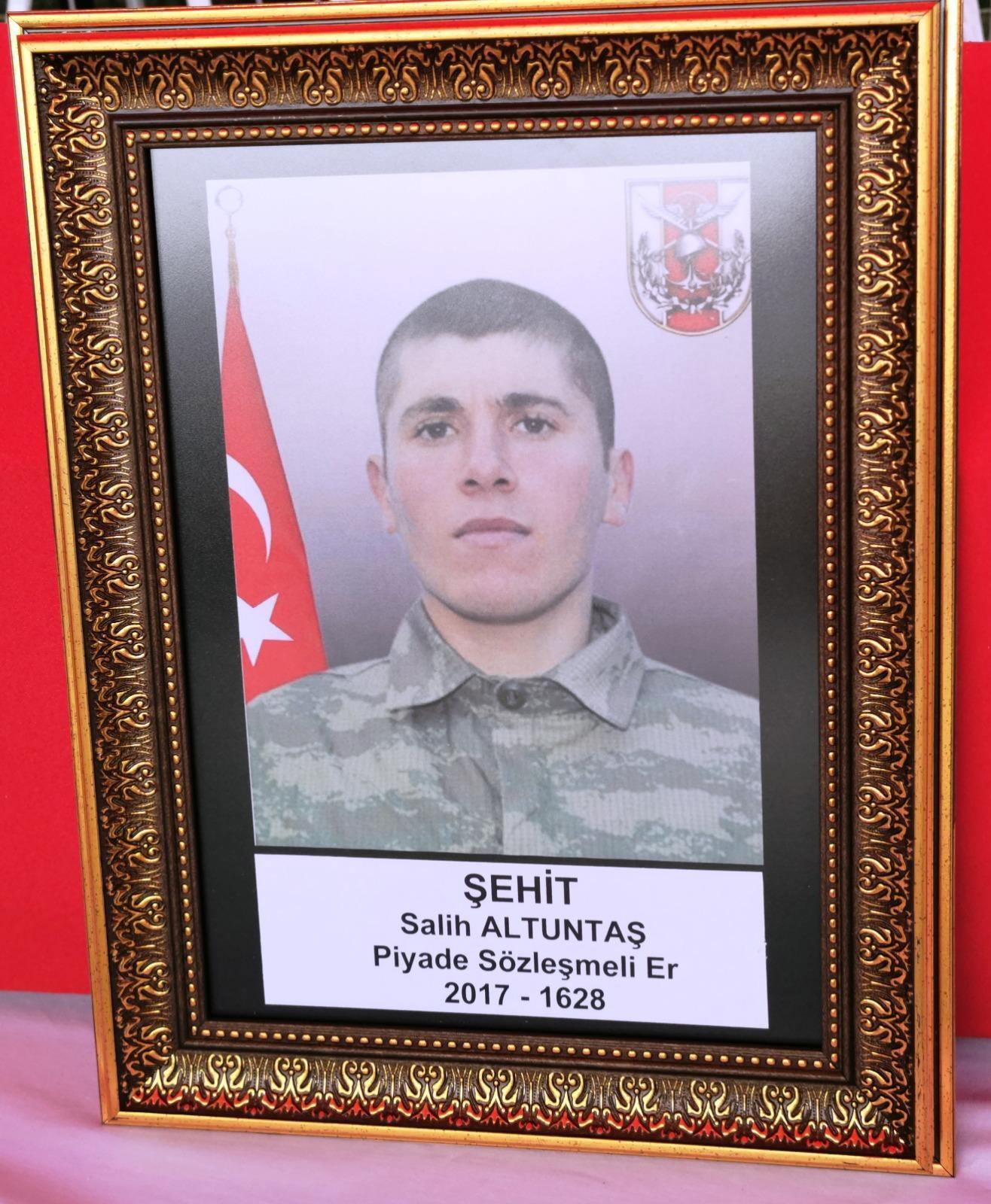 Şehit babasına yanlışlıkla yakalama kararı