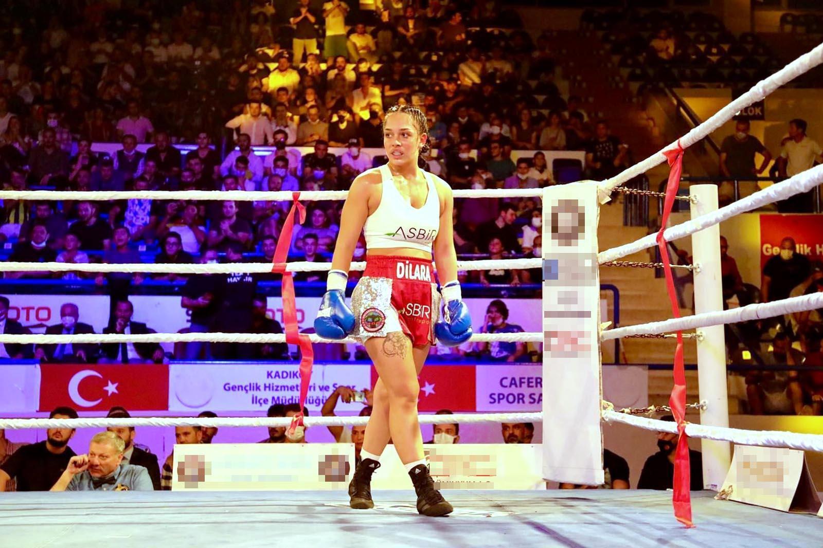 Kilo vermek için başladığı boksta ilk altın kemerini nakavtla kazandı