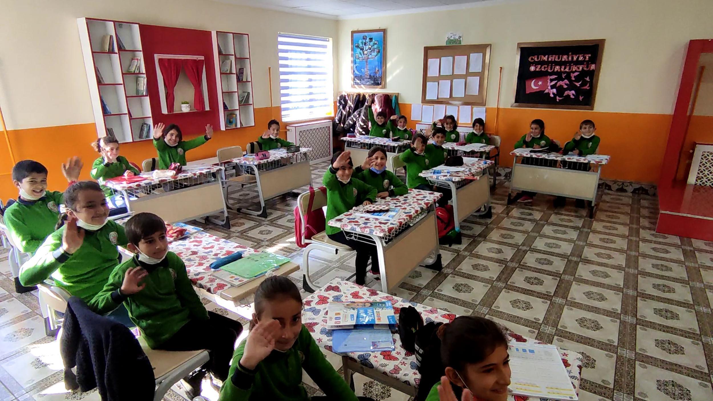 Bahane yok dedi, köy okulu koleje dönüştürüldü