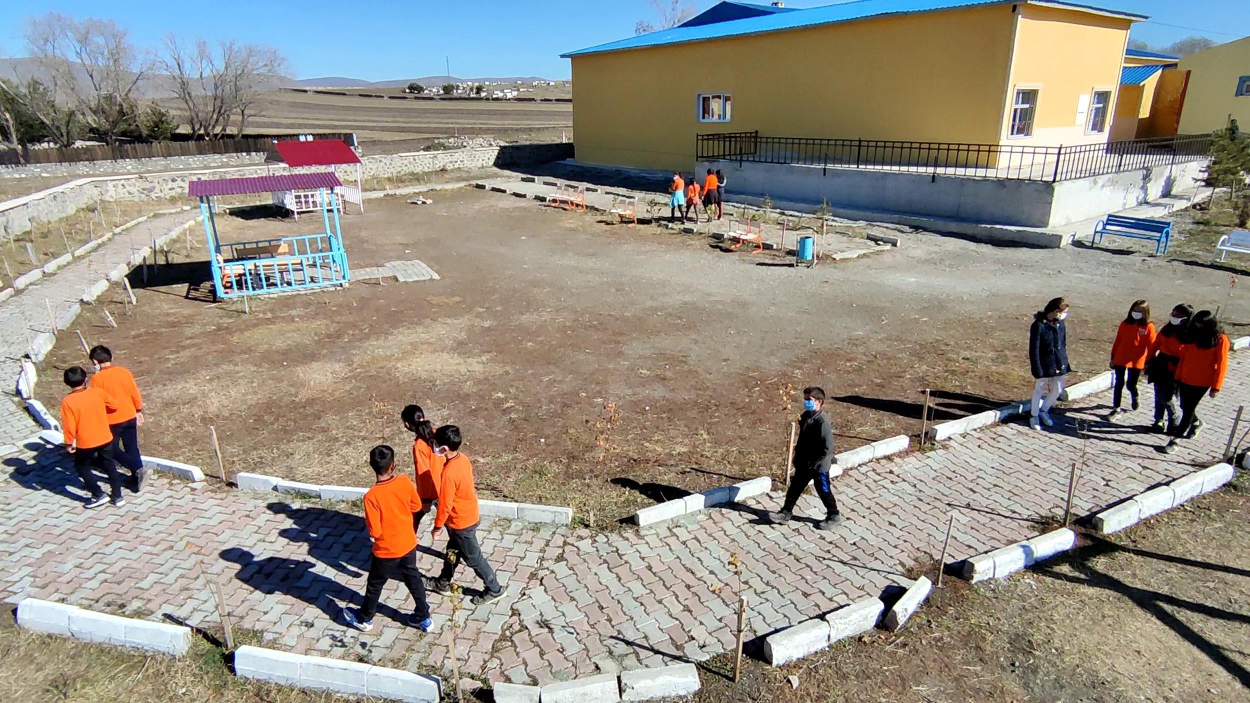 Bahane yok dedi, köy okulu koleje dönüştürüldü