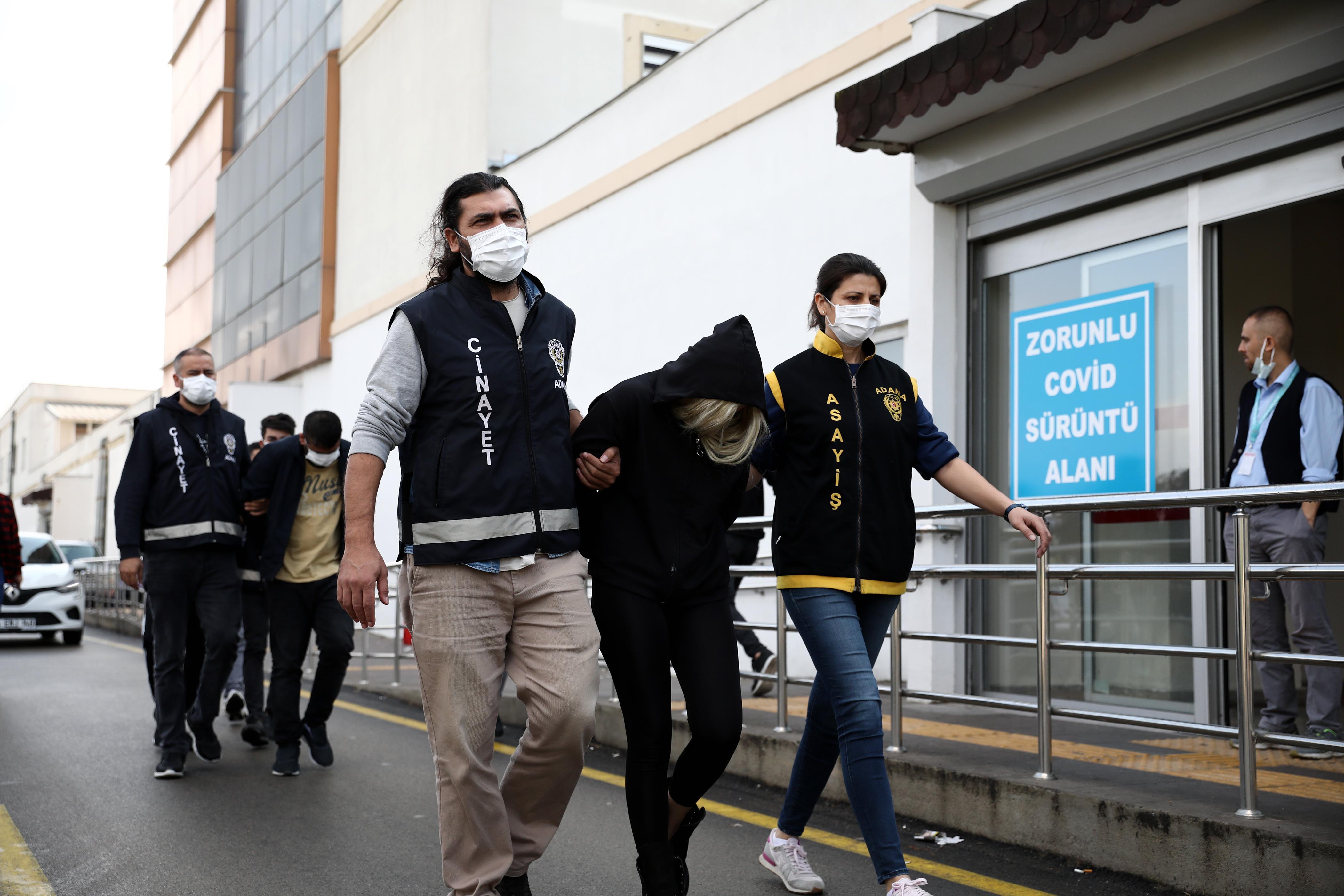Pencereden düşüp öldü; sevgilisi ve ablası ile 3 arkadaşı cinayet şüphesiyle tutuklandı