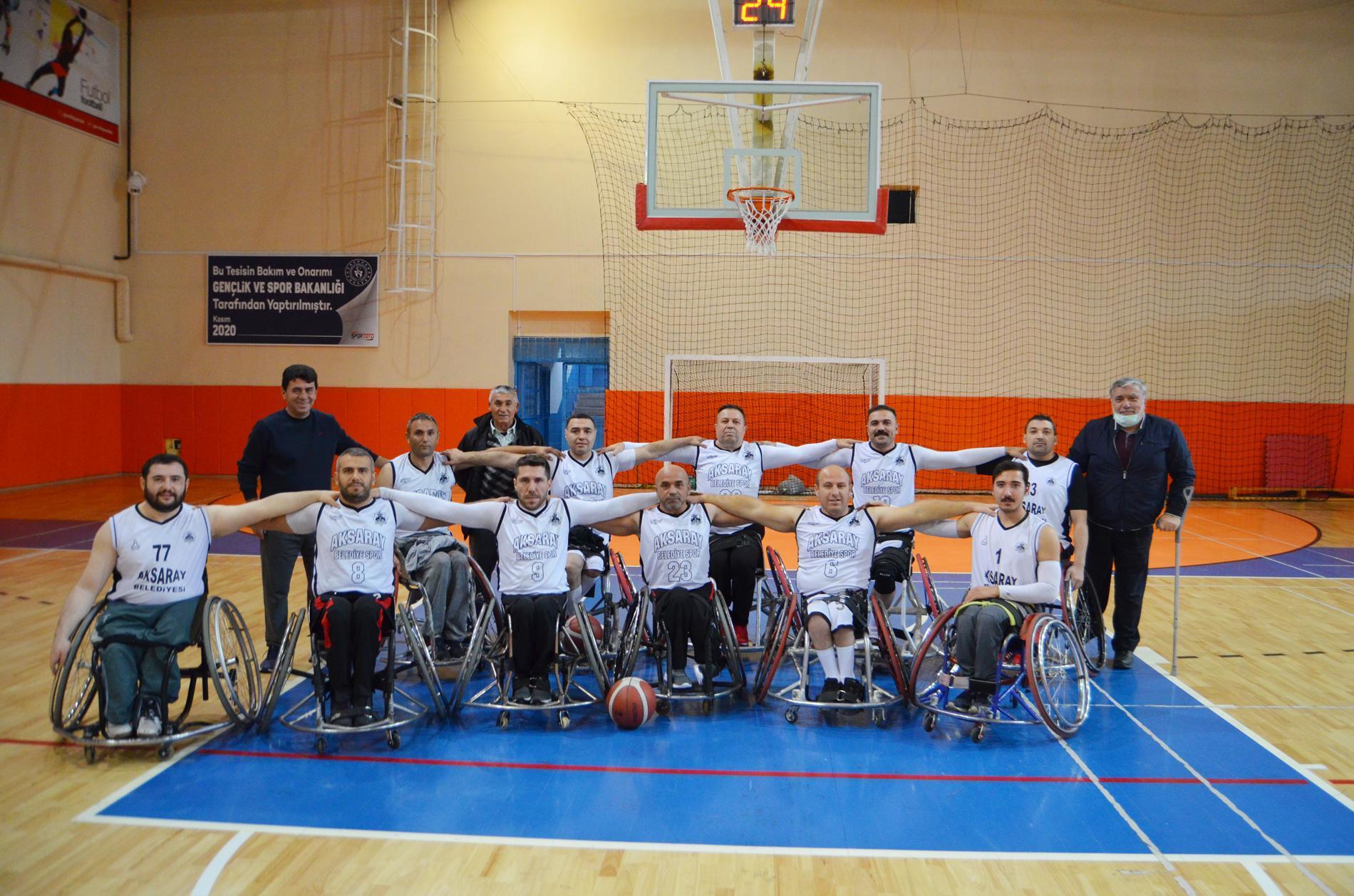 11 yaşında bacağını kaybeden Özgenç’in hayatını basketbol değiştirdi