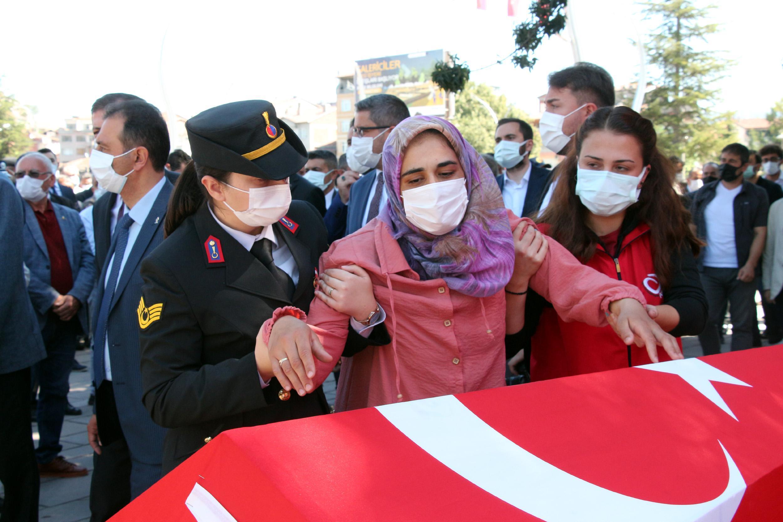 El Bab şehidi Yiğite, 6 aylık oğlundan son veda