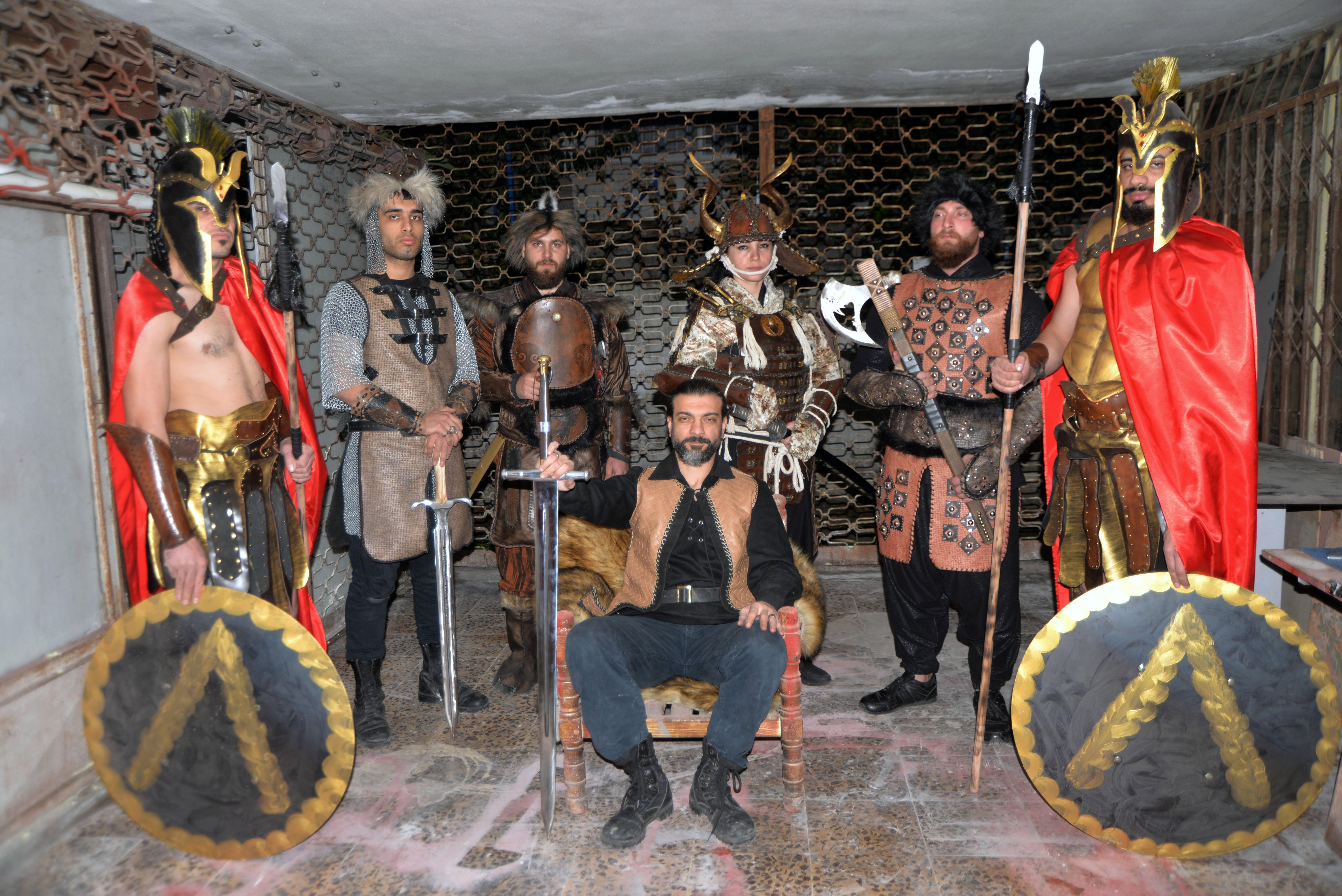 Savaş sanatı için kostüm bulamayınca kendisi tasarladı