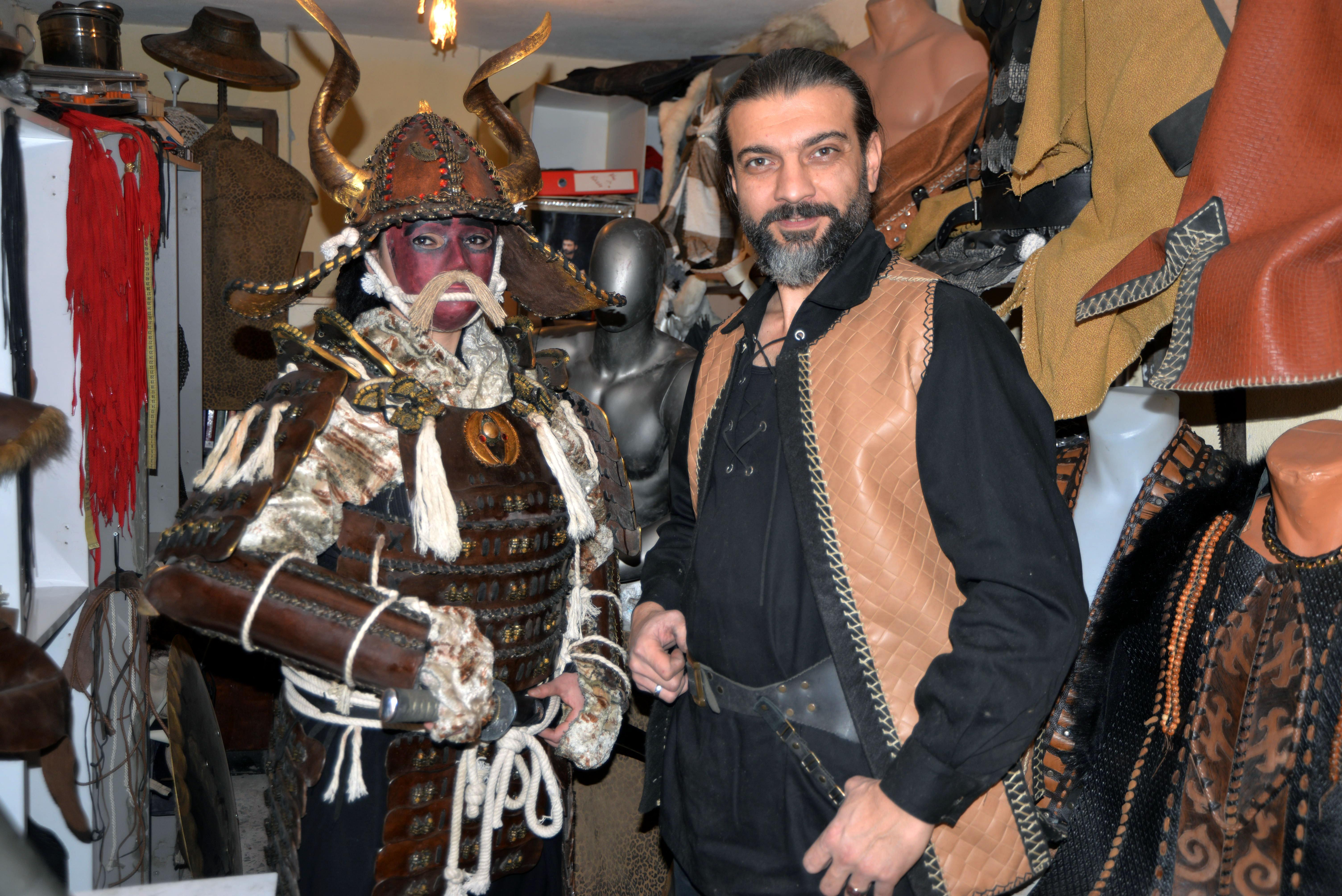 Savaş sanatı için kostüm bulamayınca kendisi tasarladı