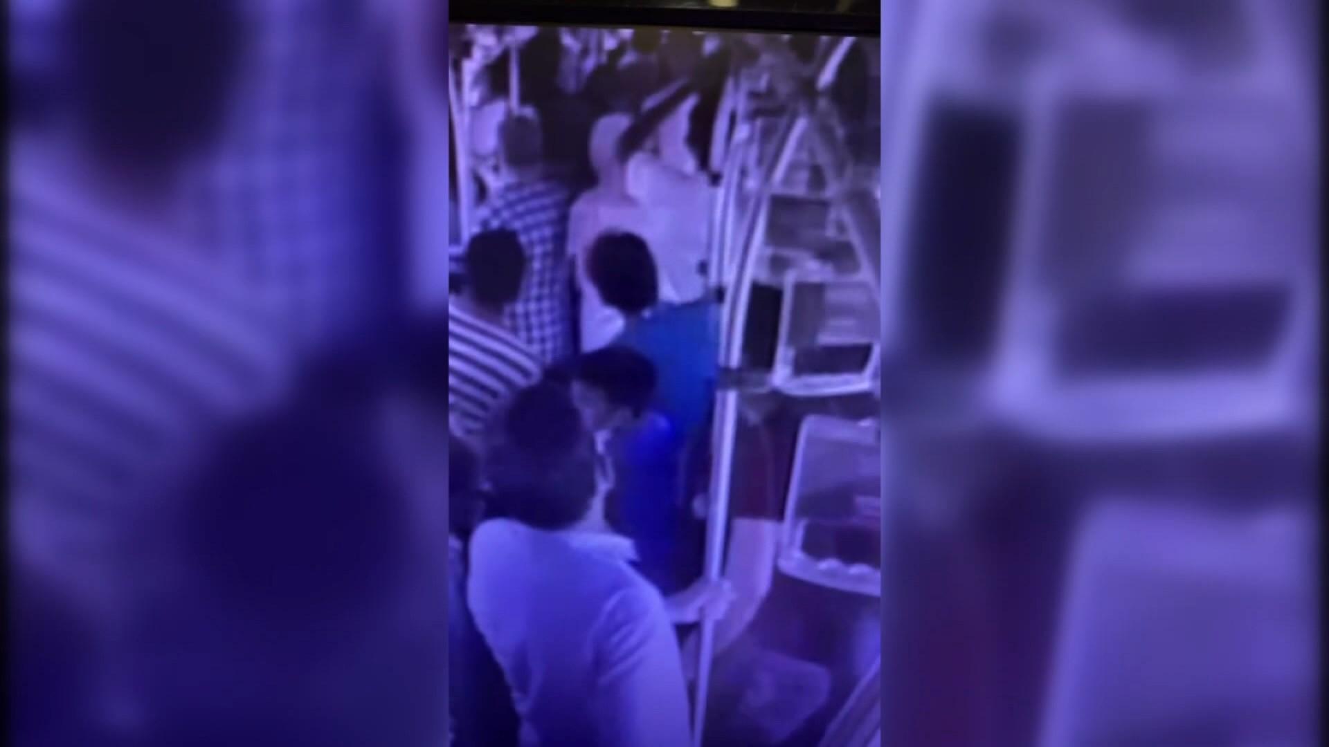 Metrobüste kör eden maske uyarısı