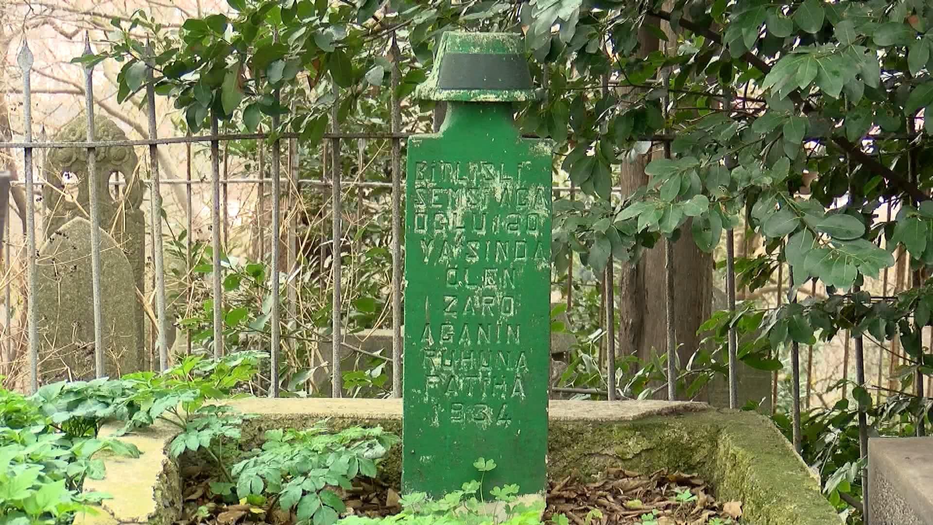 Türkiyenin en uzun yaşayan insanı Zaro Ağanın mezarı kaderine terk edildi