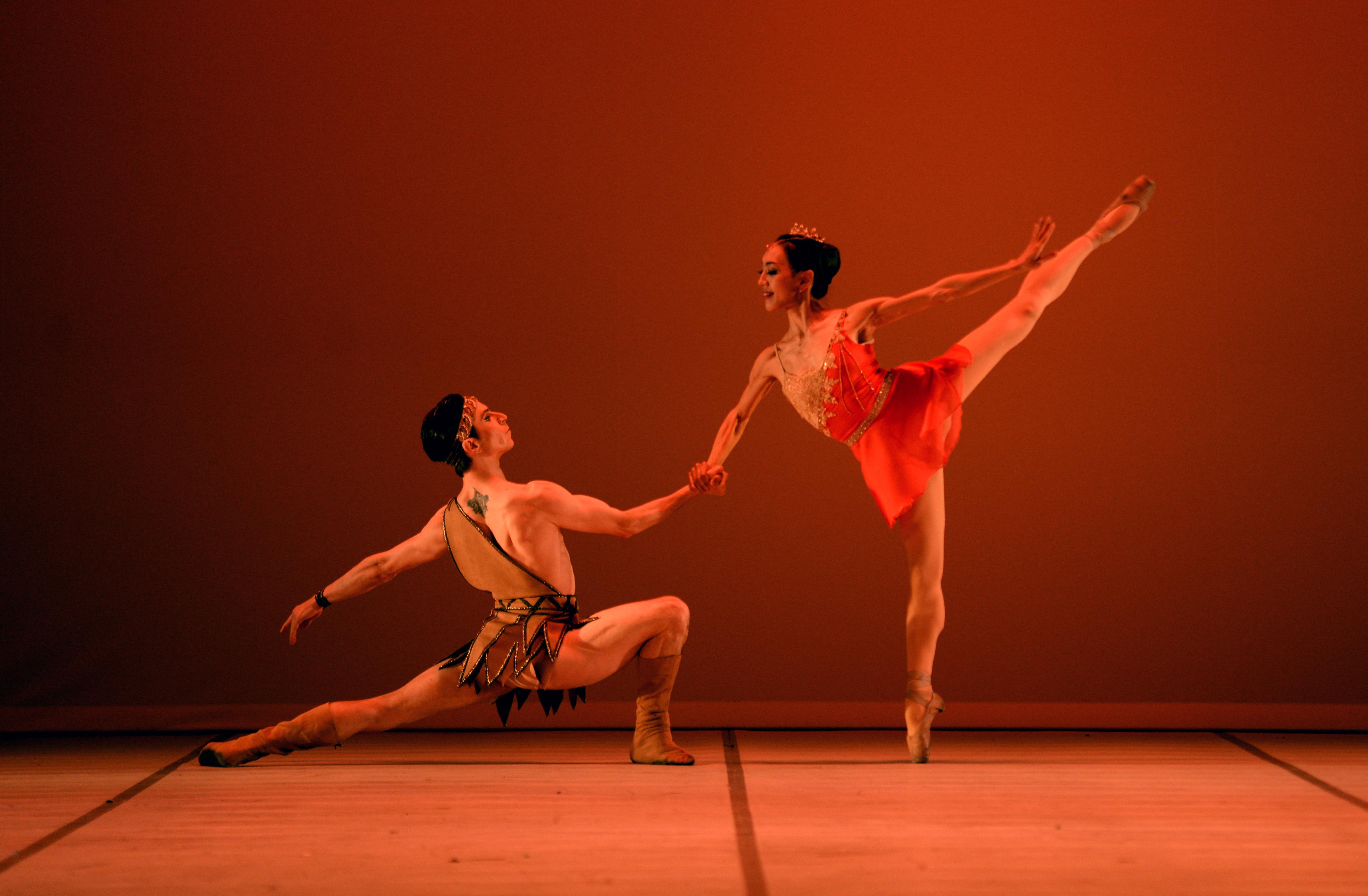 Mersinde 6 operanın bale solistleri birlikte sahne aldı