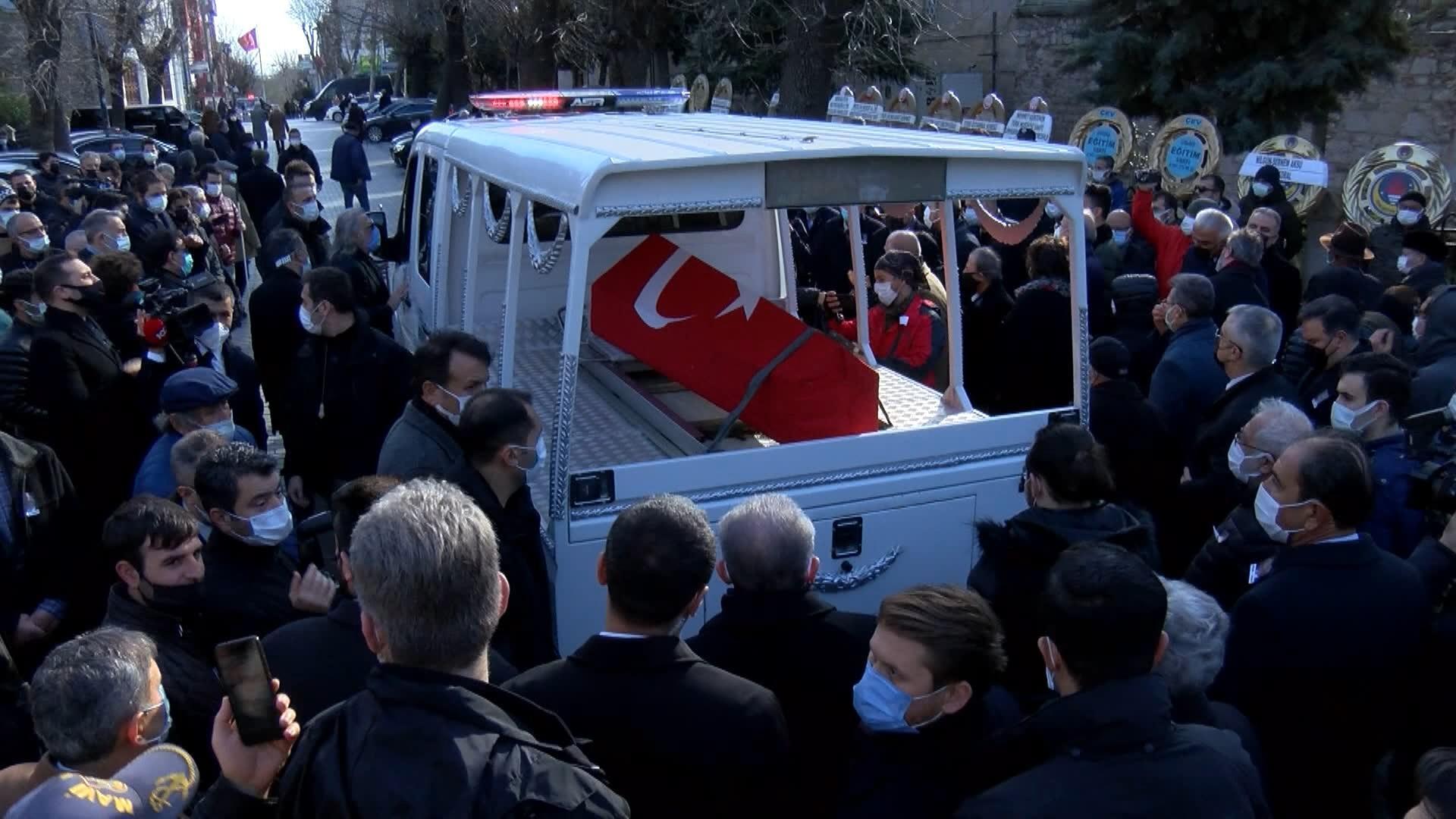 Devlet sanatçısı Prof. Dr. Alaeddin Yavaşca son yolculuğuna uğurlandı
