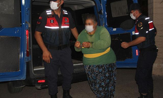 Babasını boğazını keserek öldürdü, ablasının evinde yakalandı