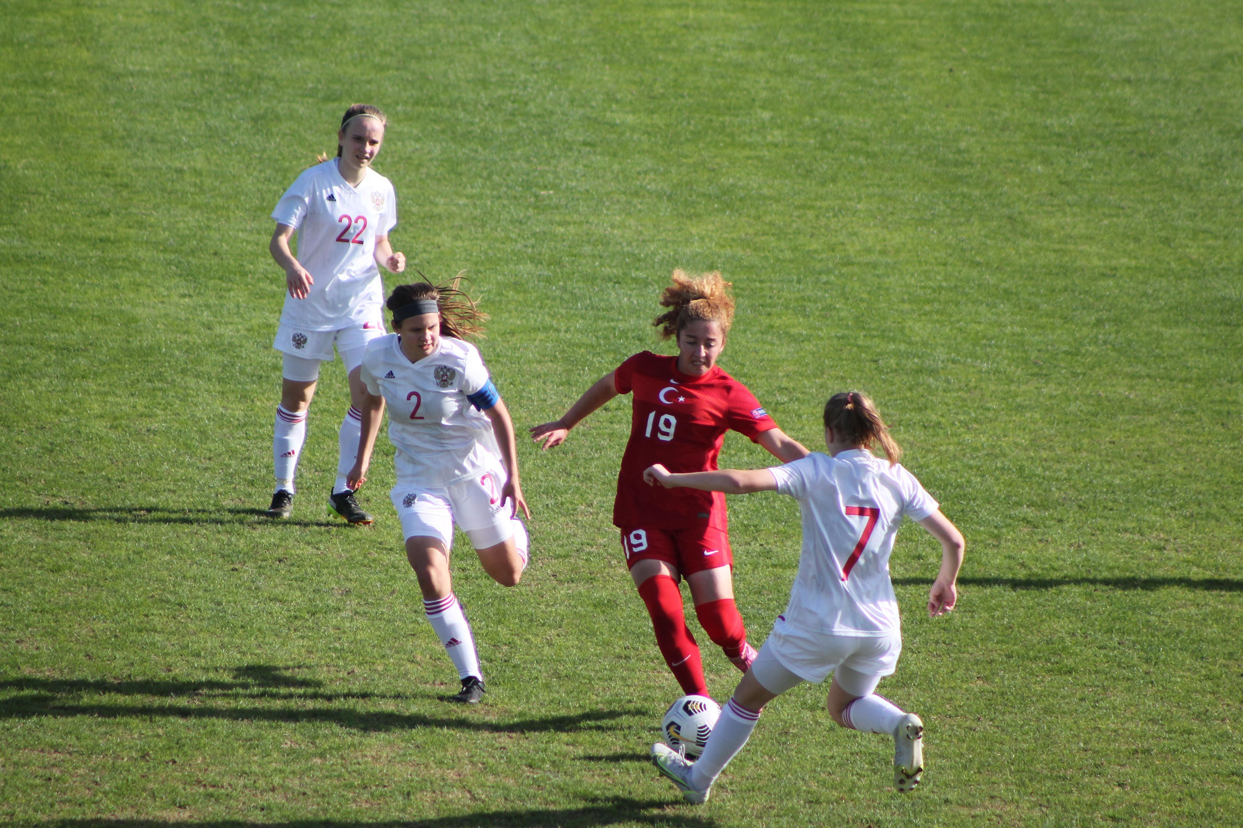 U17 Kız Futbol Milli Takımı, hazırlık maçında Rusyaya 6-0 yenildi